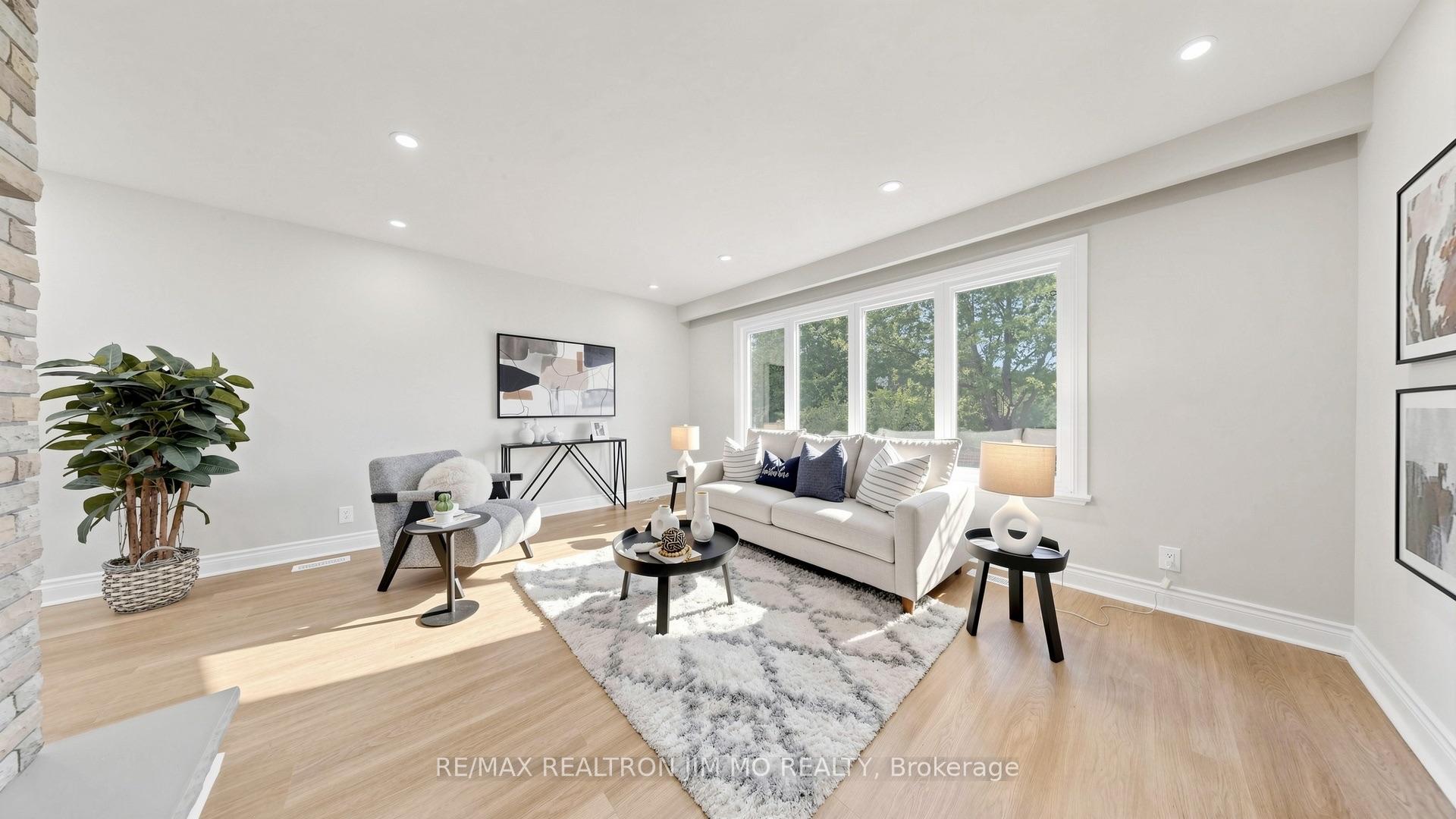 Photo 5 of 2571 Kennedy Road, Scarborough, Tam O'Shanter-Sullivan — HOMEH