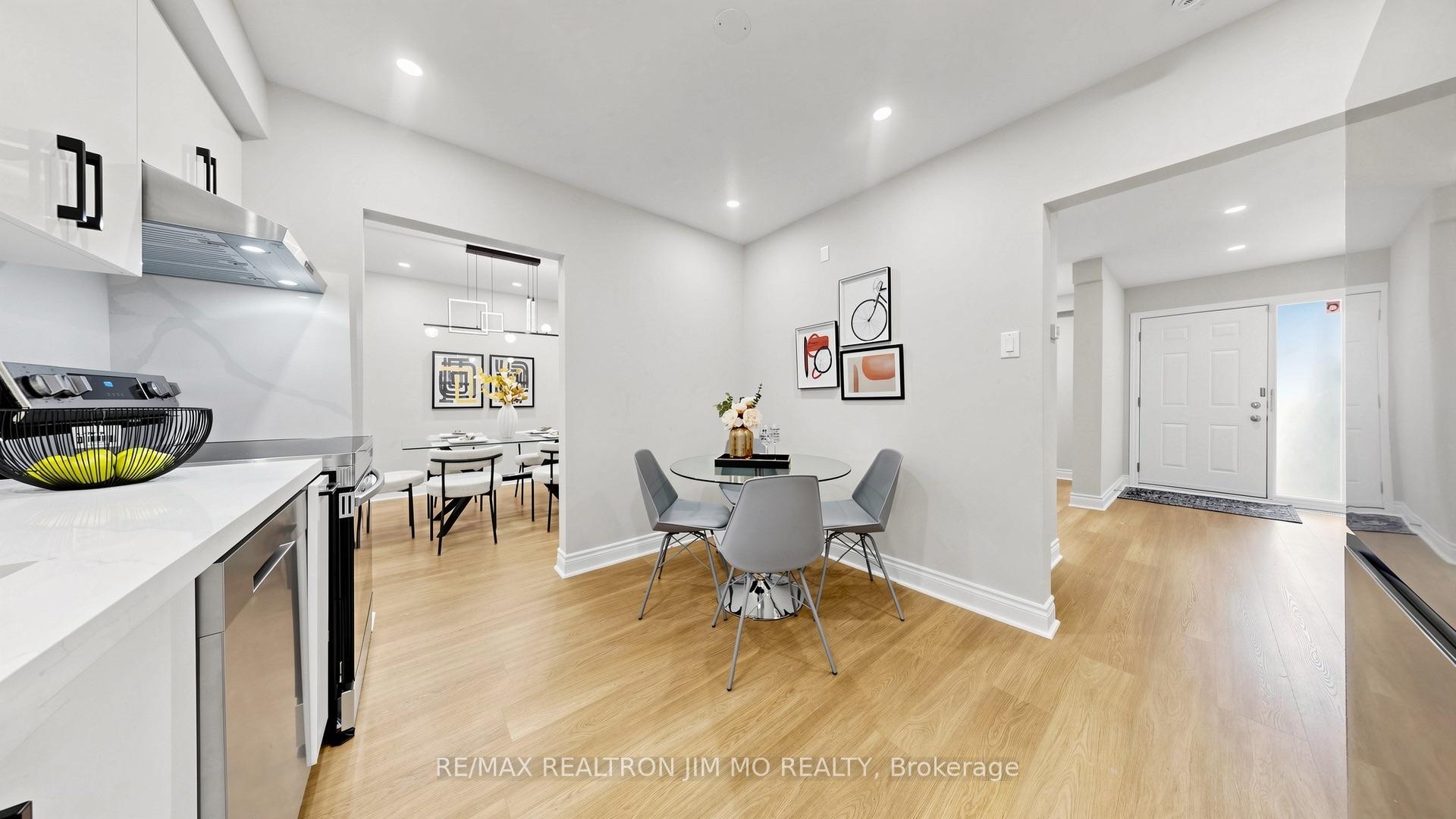 Photo 9 of 2571 Kennedy Road, Scarborough, Tam O'Shanter-Sullivan — HOMEH