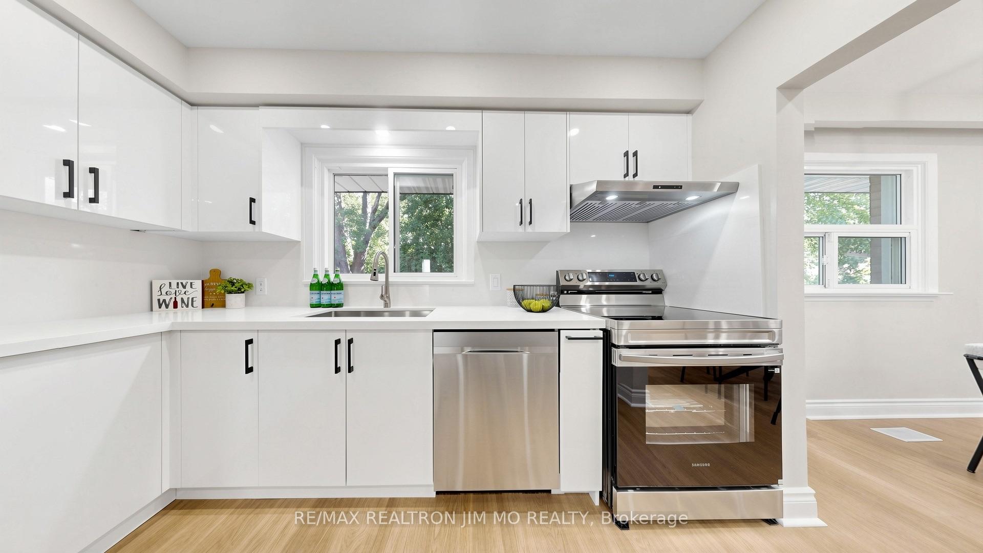 Photo 10 of 2571 Kennedy Road, Scarborough, Tam O'Shanter-Sullivan — HOMEH