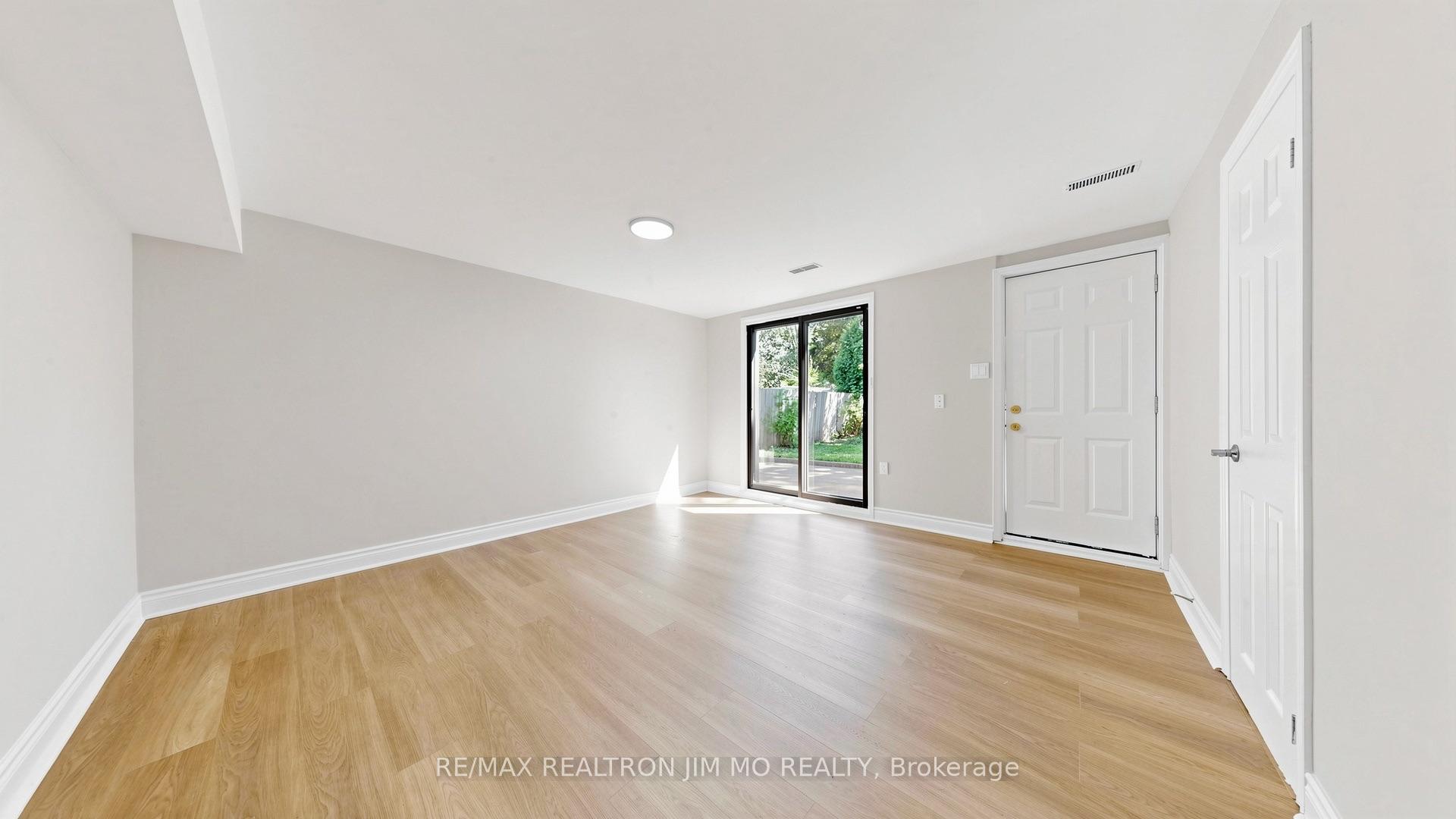 Photo 15 of 2571 Kennedy Road, Scarborough, Tam O'Shanter-Sullivan — HOMEH