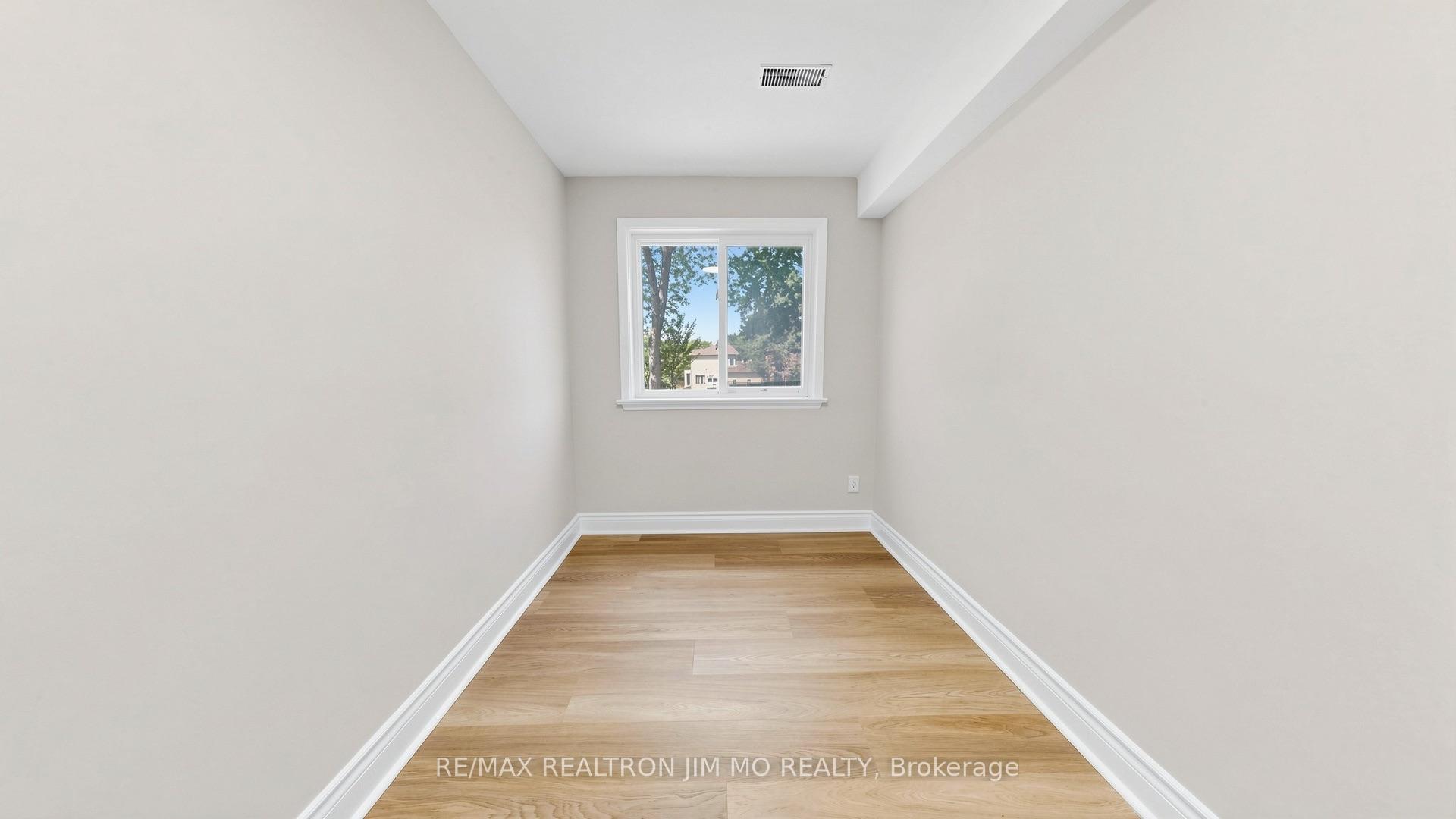 Photo 19 of 2571 Kennedy Road, Scarborough, Tam O'Shanter-Sullivan — HOMEH