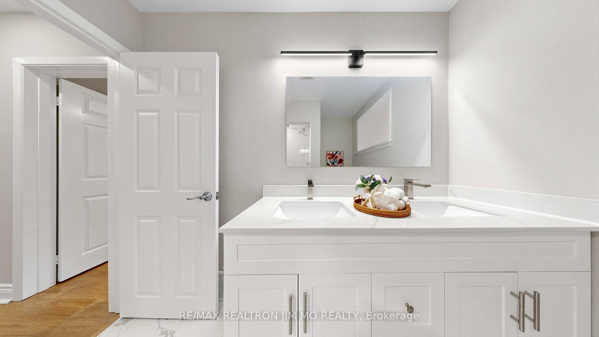 Photo 29 of 2571 Kennedy Road, Scarborough, Tam O'Shanter-Sullivan — HOMEH