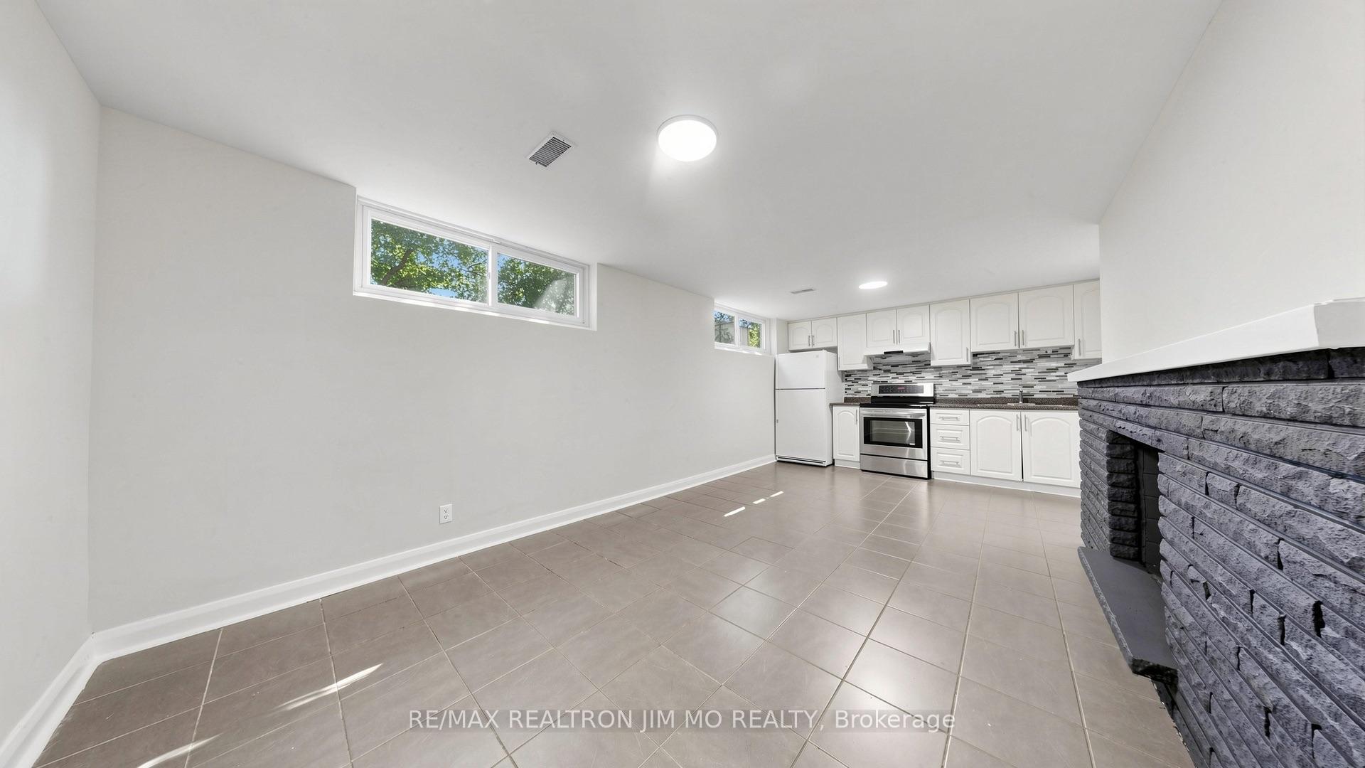 Photo 33 of 2571 Kennedy Road, Scarborough, Tam O'Shanter-Sullivan — HOMEH