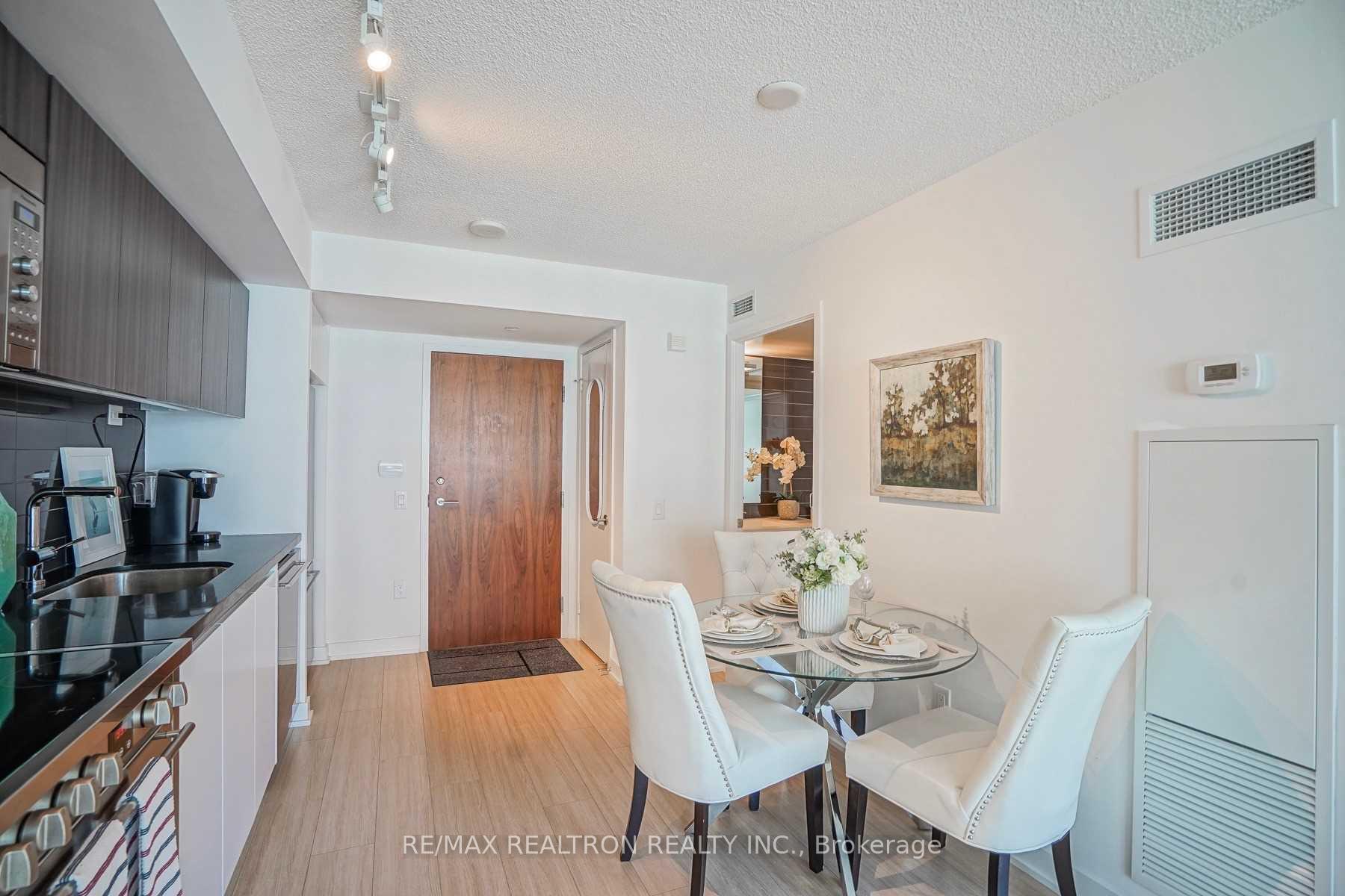 Photo 4 of Unit 511, 85 Queens Wharf Road, Toronto, Waterfront Communities — HOMEH