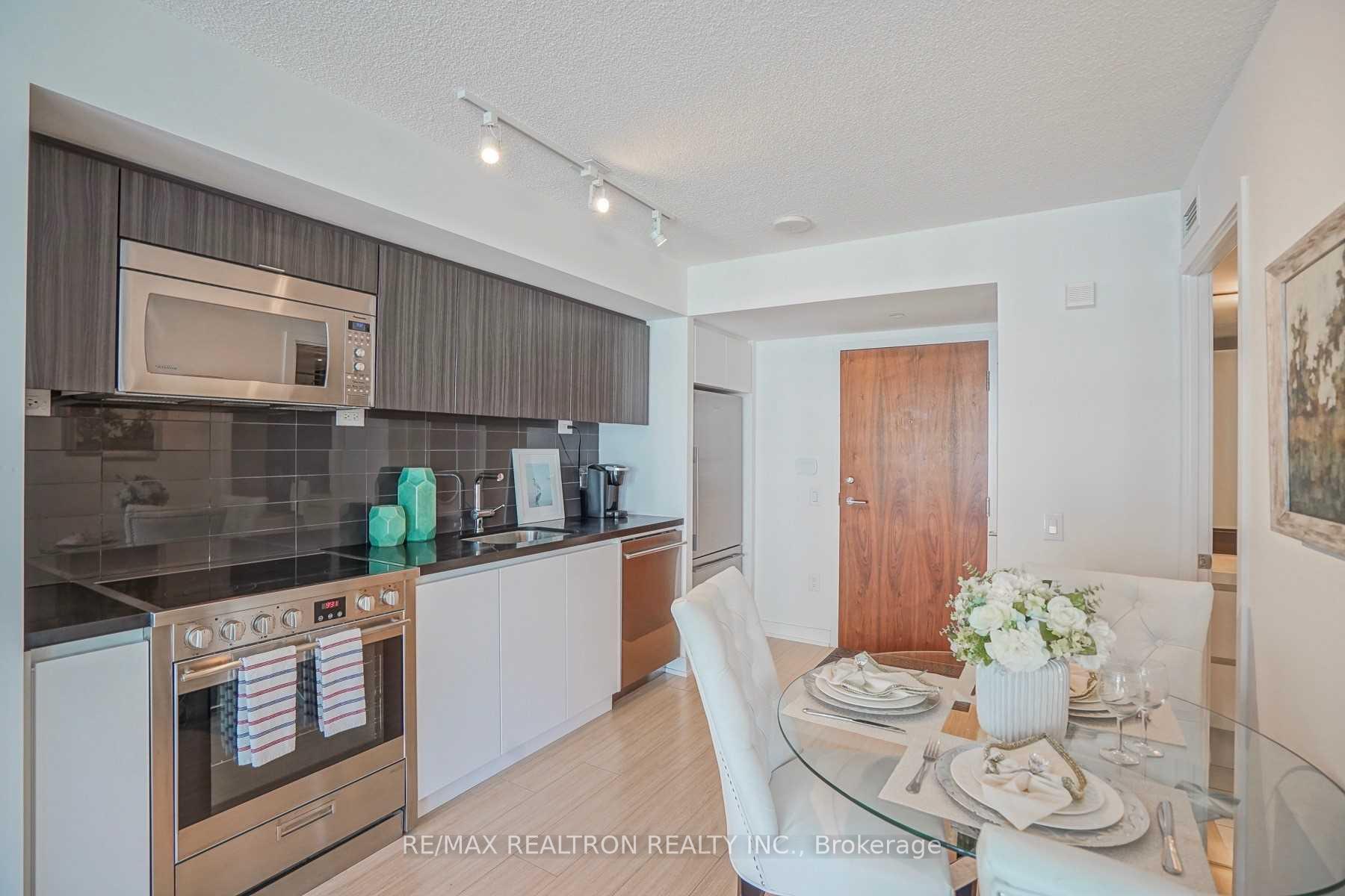 Photo 6 of Unit 511, 85 Queens Wharf Road, Toronto, Waterfront Communities — HOMEH