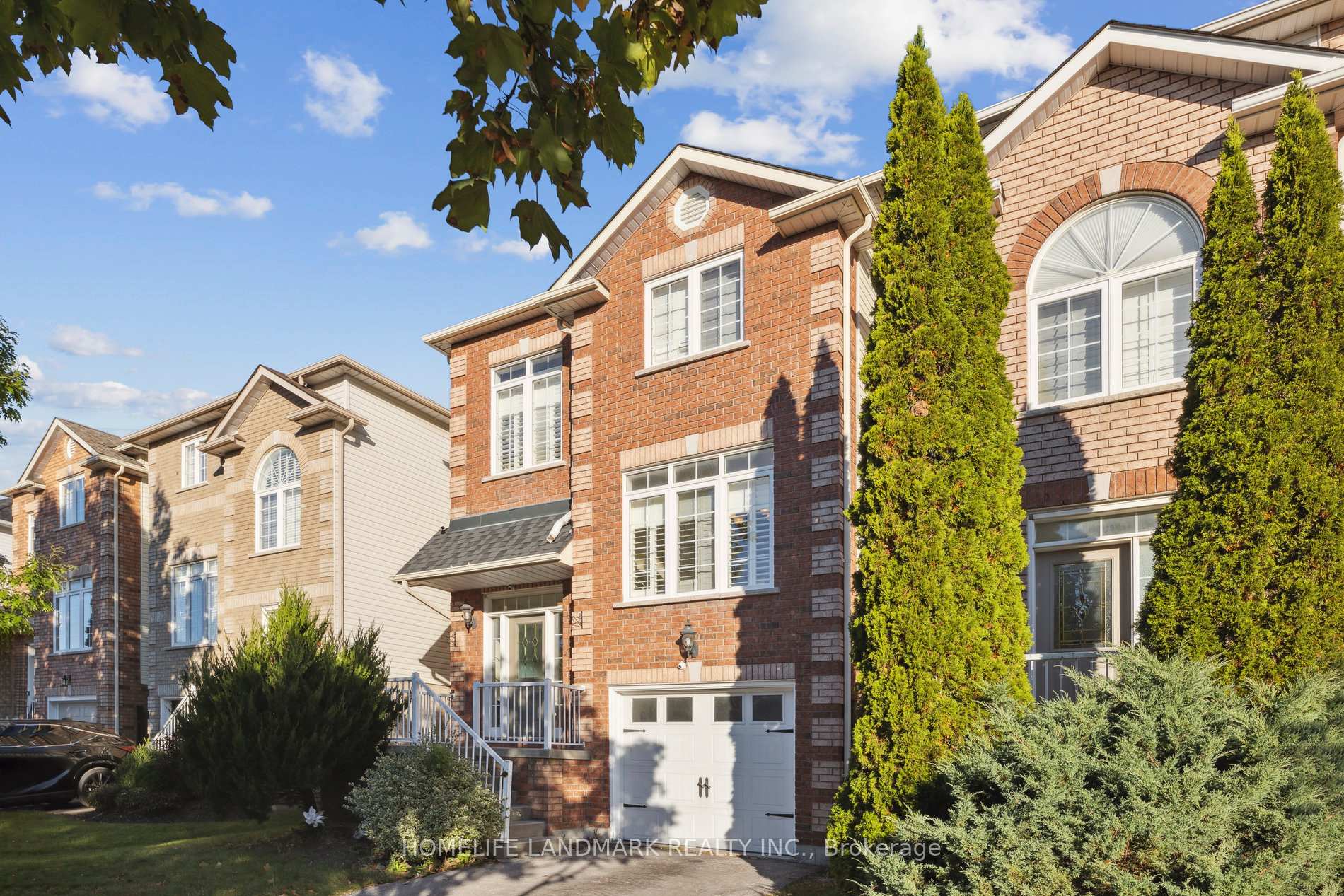 Photo 3 of 80 Mcfeeters Crescent, Clarington, Bowmanville — HOMEH