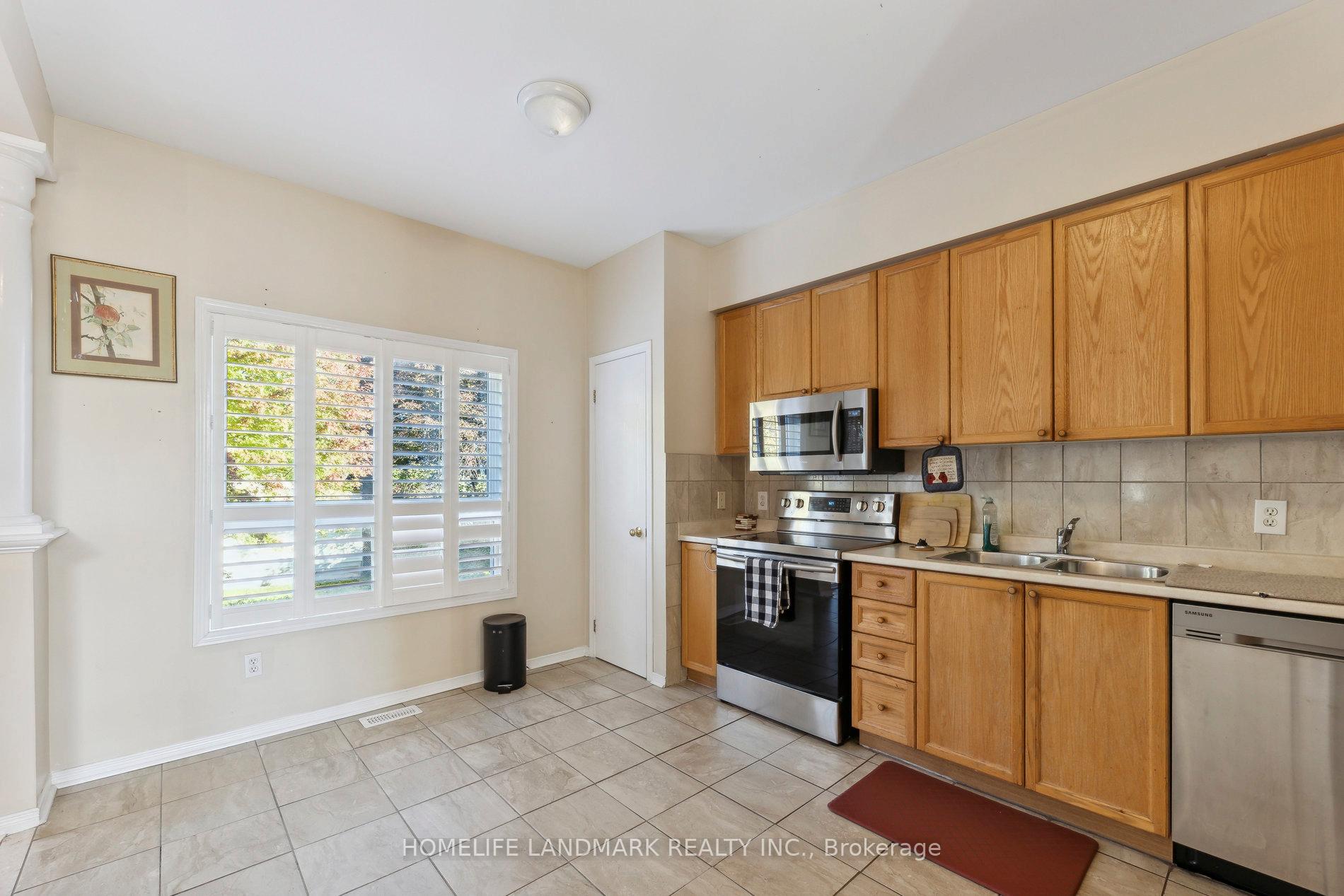 Photo 12 of 80 Mcfeeters Crescent, Clarington, Bowmanville — HOMEH