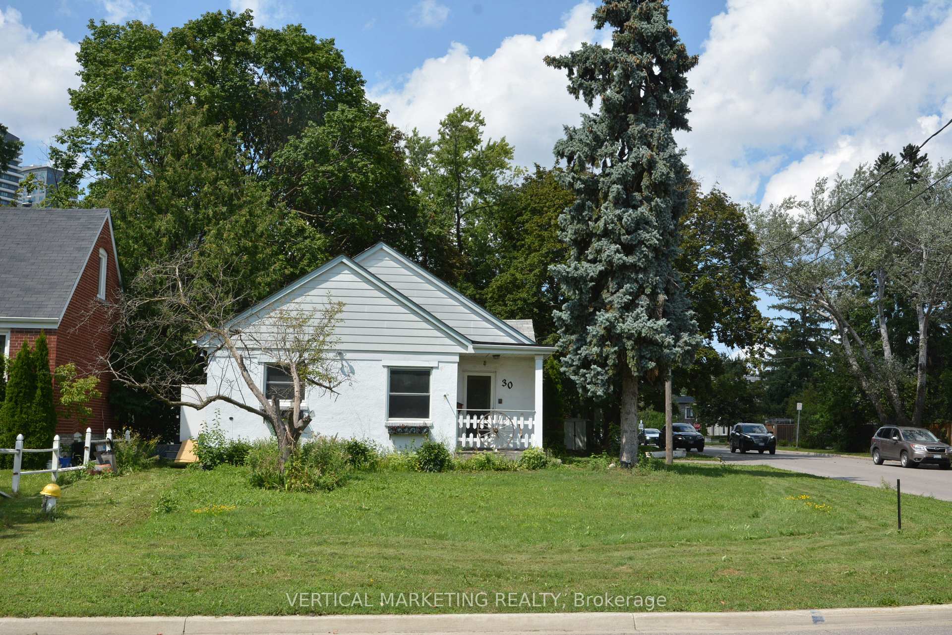 Photo 7 of 30 Highland Park Boulevard, Markham, Grandview — HOMEH