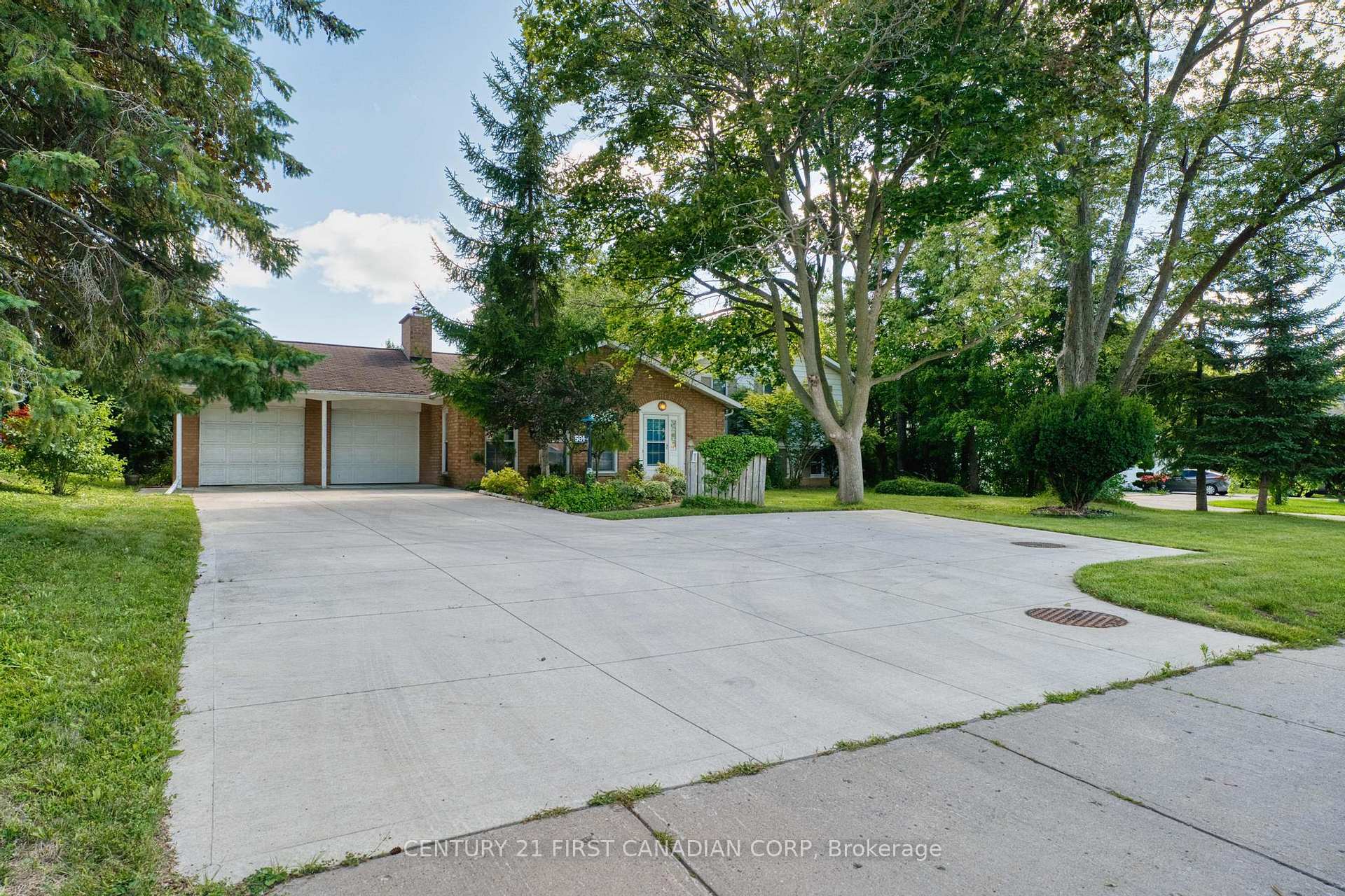Photo 5 of 501 Commissioners Road E, London, South R — HOMEH