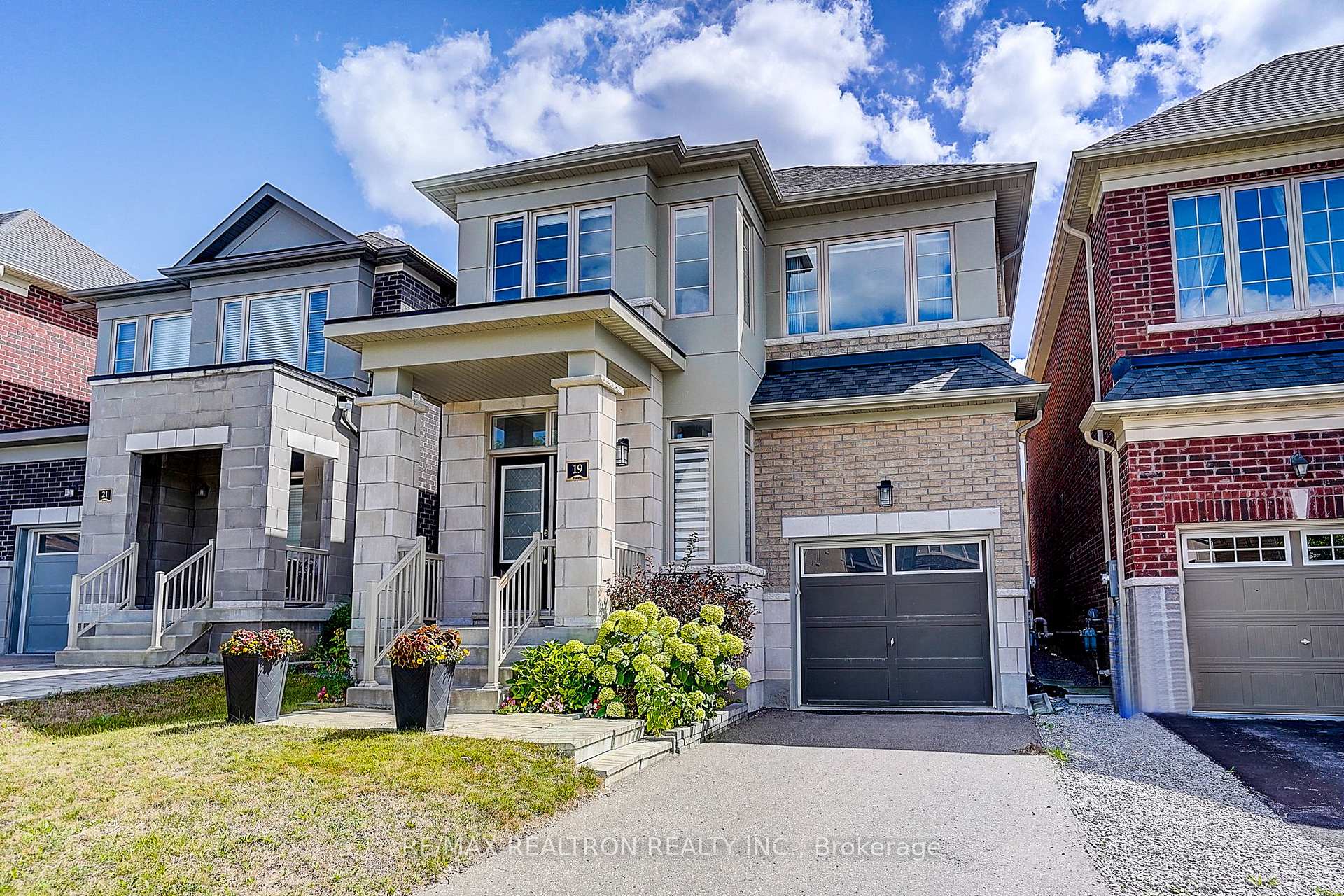 Photo of 19 Falconridge Terrace