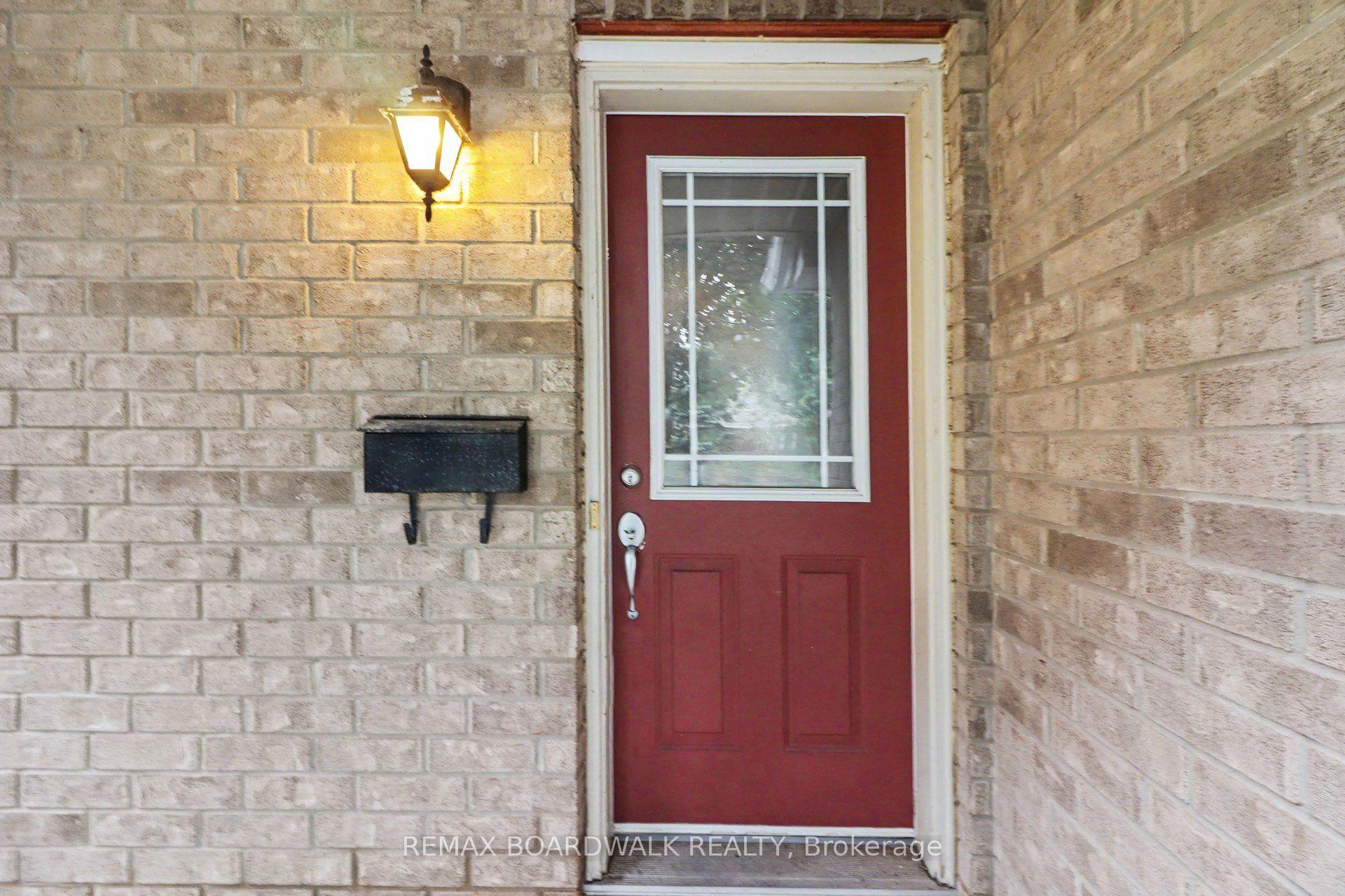 Photo 4 of 561 Aquaview Drive, Ottawa, Avalon East — HOMEH