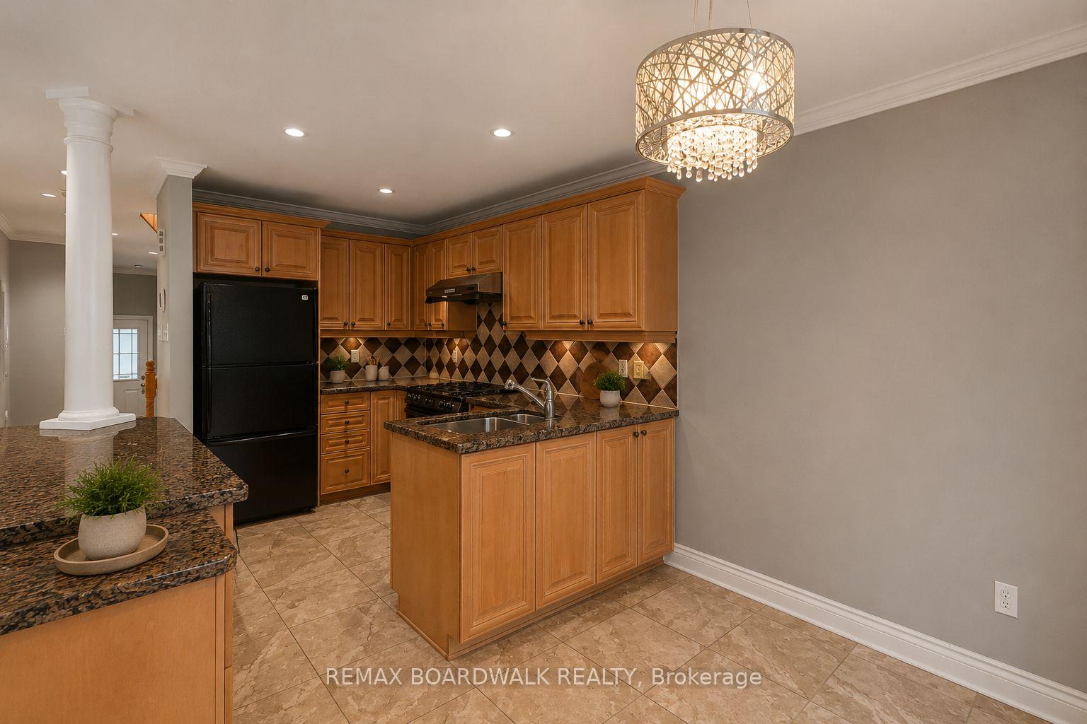 Photo 12 of 561 Aquaview Drive, Ottawa, Avalon East — HOMEH