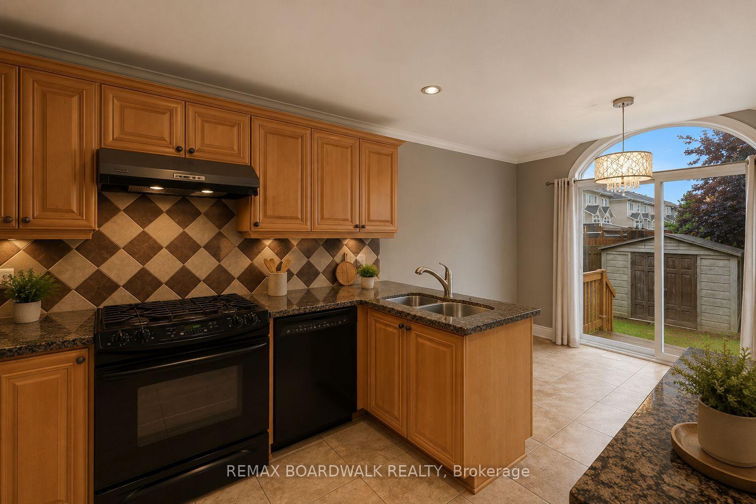 Photo 15 of 561 Aquaview Drive, Ottawa, Avalon East — HOMEH