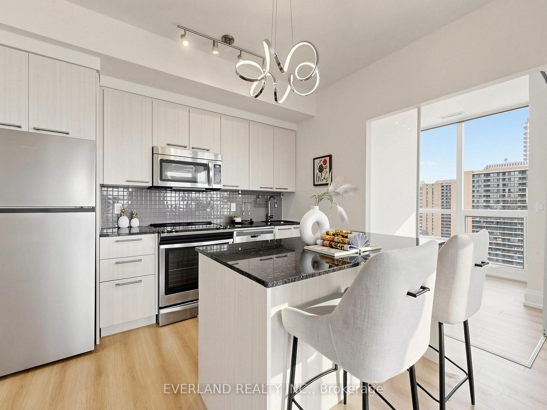 Photo 4 of Unit 2307, 88 Sheppard Avenue E, North York, Willowdale East — HOMEH