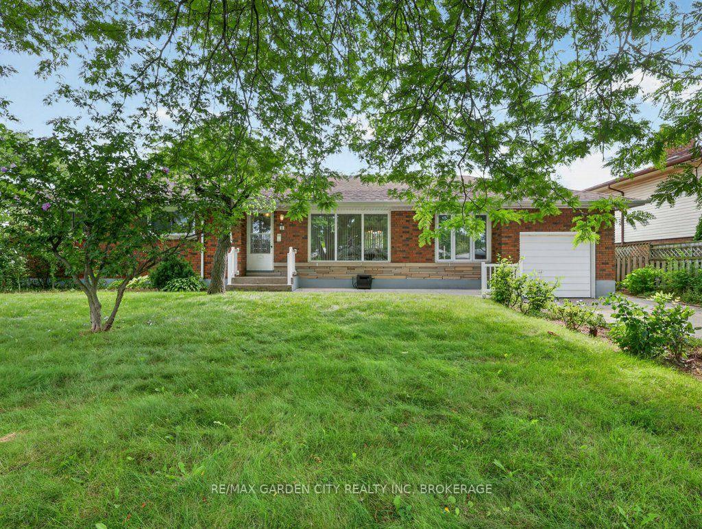 Photo 1 of 8 Champa Drive, St. Catharines, Vine/Linwell — HOMEH