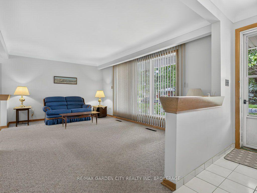 Photo 13 of 8 Champa Drive, St. Catharines, Vine/Linwell — HOMEH