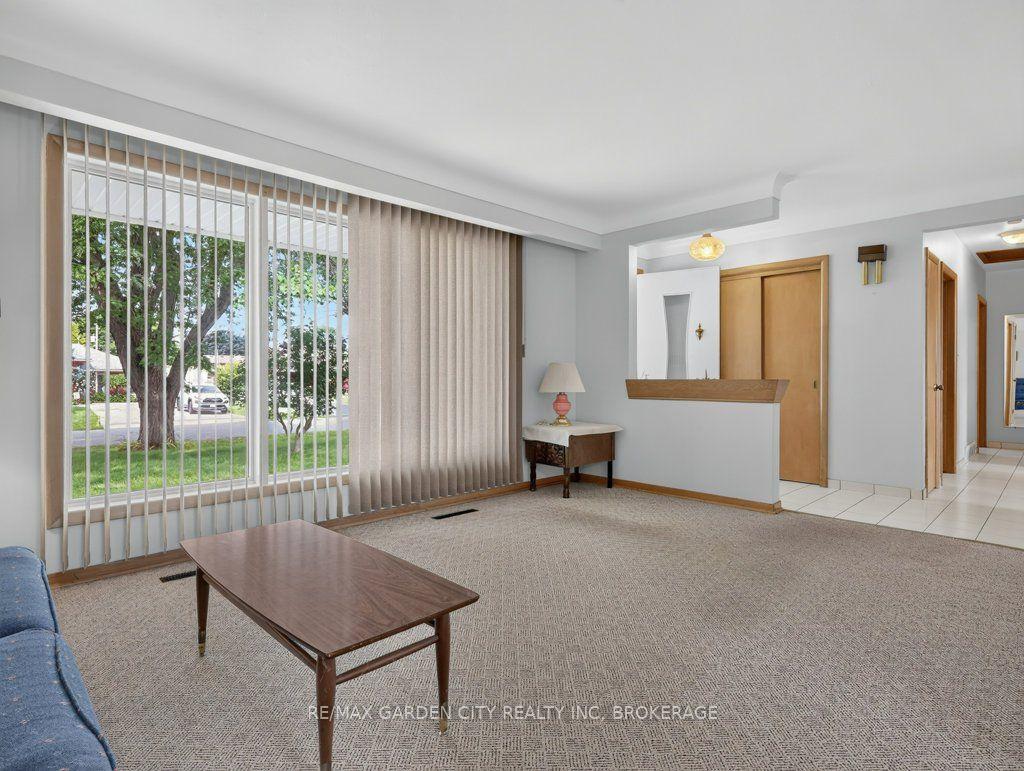 Photo 15 of 8 Champa Drive, St. Catharines, Vine/Linwell — HOMEH