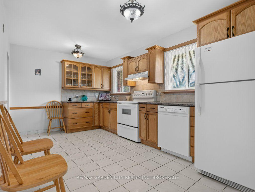 Photo 20 of 8 Champa Drive, St. Catharines, Vine/Linwell — HOMEH