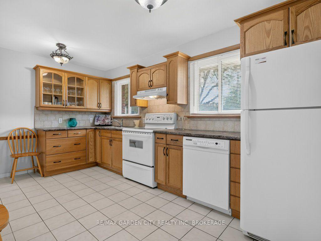 Photo 23 of 8 Champa Drive, St. Catharines, Vine/Linwell — HOMEH