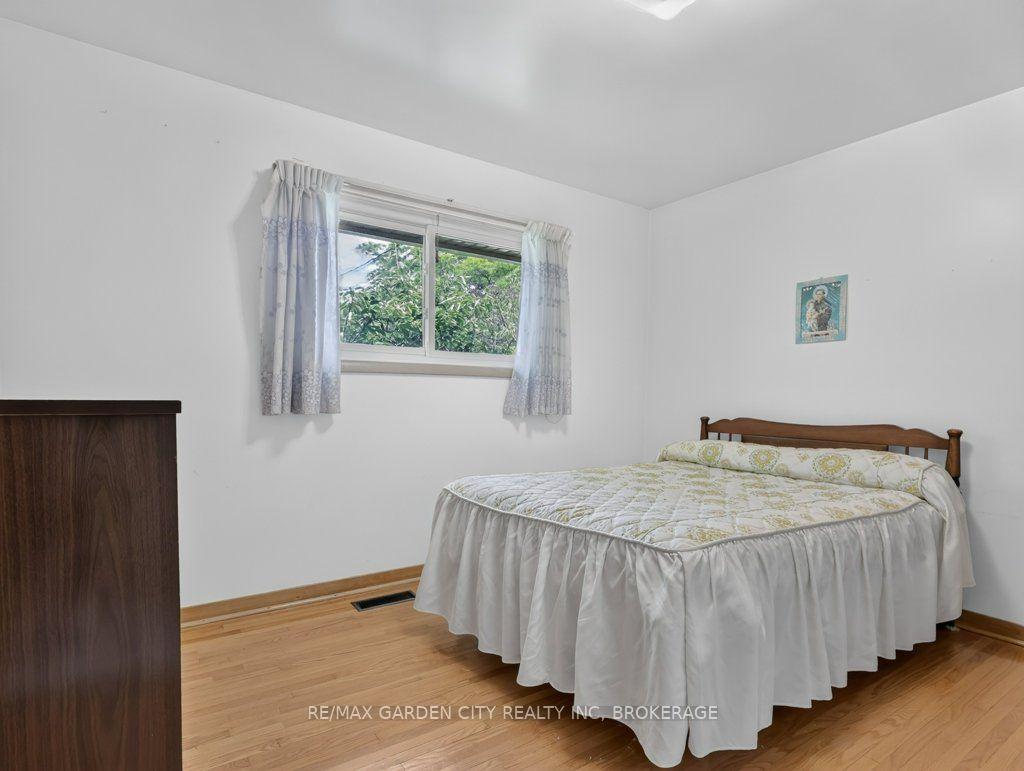 Photo 27 of 8 Champa Drive, St. Catharines, Vine/Linwell — HOMEH