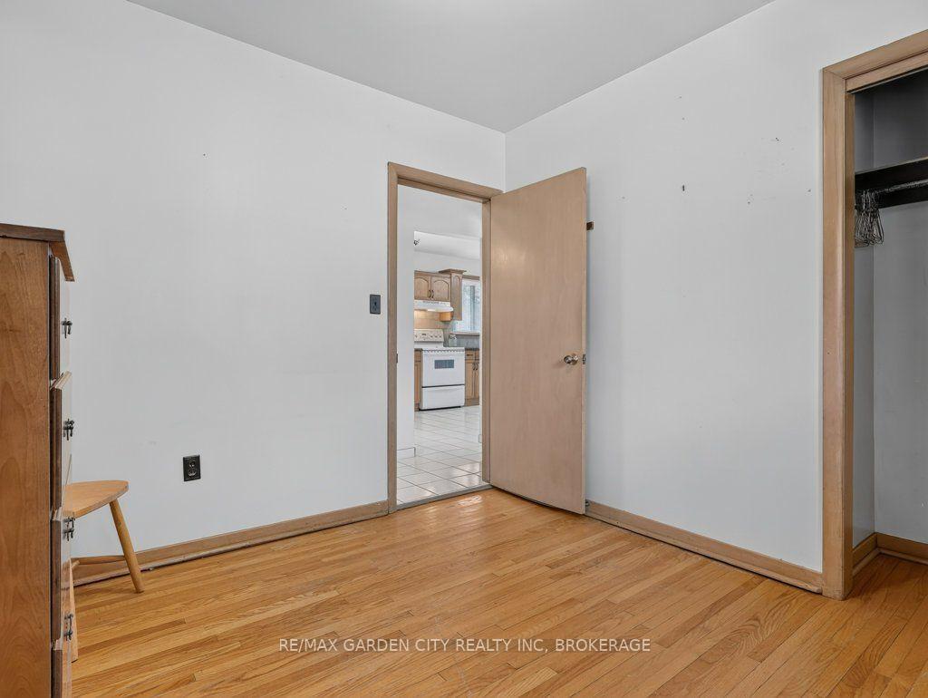 Photo 31 of 8 Champa Drive, St. Catharines, Vine/Linwell — HOMEH
