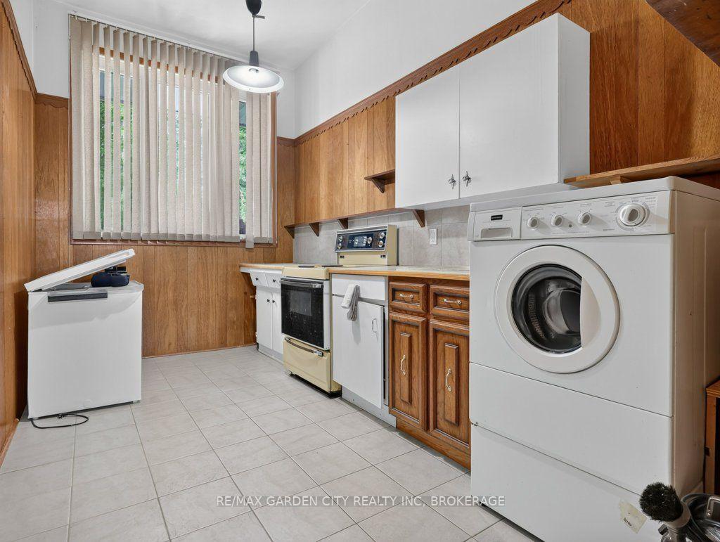 Photo 36 of 8 Champa Drive, St. Catharines, Vine/Linwell — HOMEH