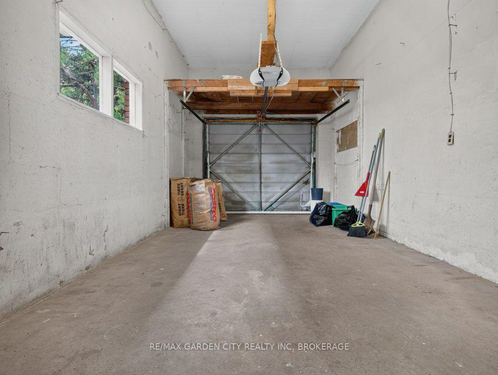 Photo 38 of 8 Champa Drive, St. Catharines, Vine/Linwell — HOMEH