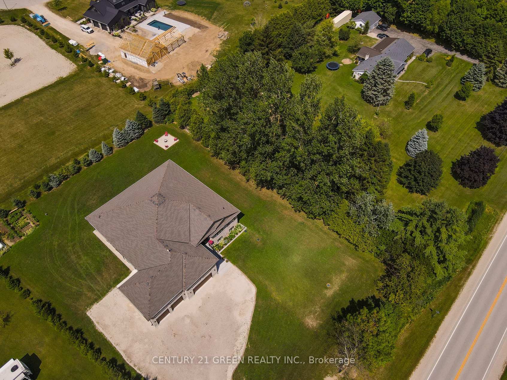 Photo 40 of 6780 Wellington Country Rd 10, Mapleton, Rural Mapleton — HOMEH