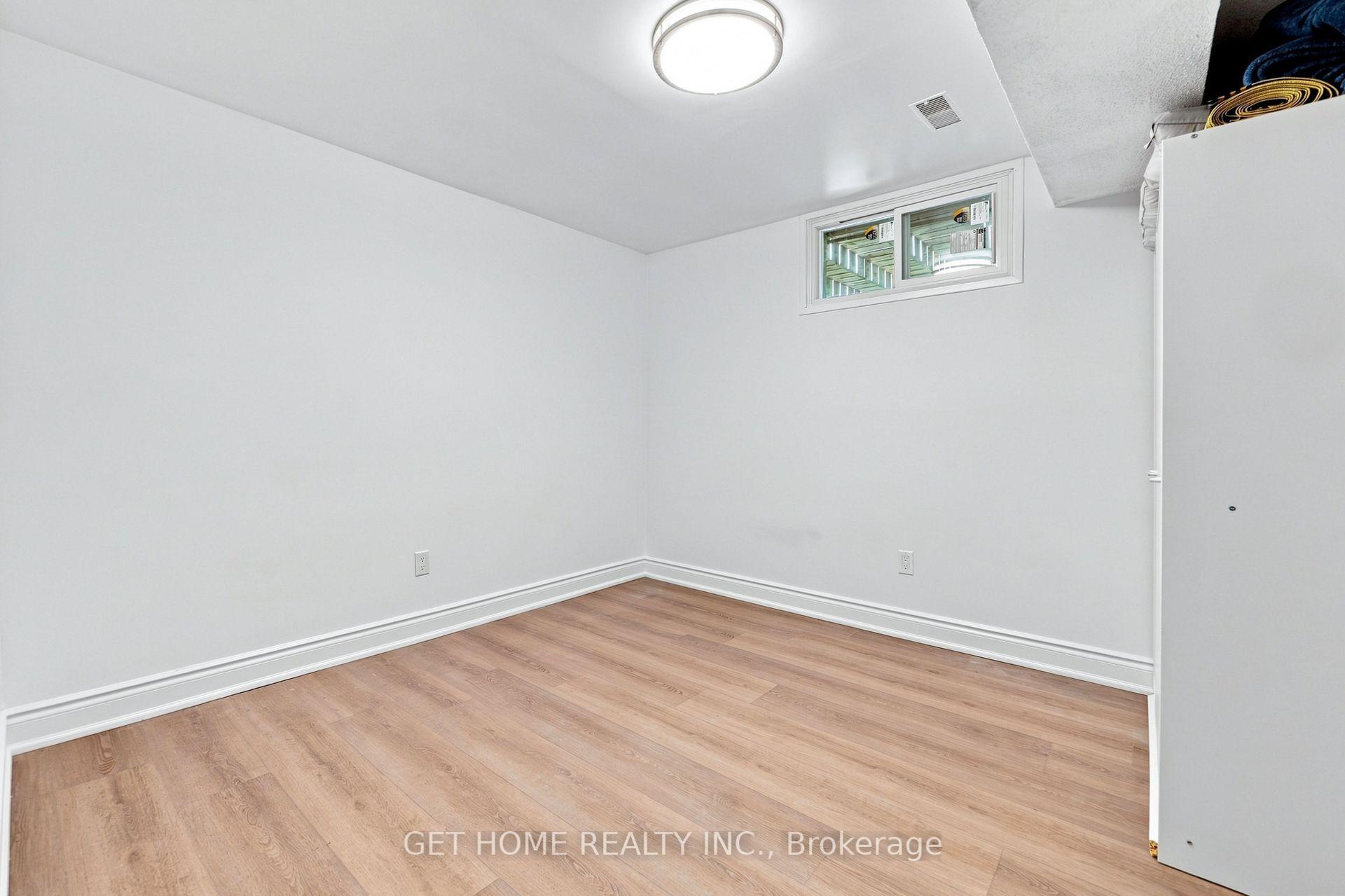Photo 39 of 85 High Acres Crescent, Kitchener, Highland West — HOMEH