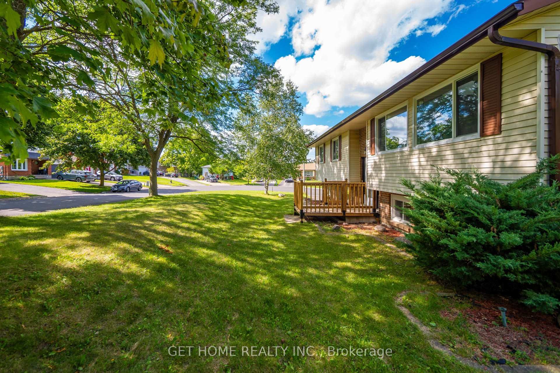 Photo 48 of 85 High Acres Crescent, Kitchener, Highland West — HOMEH