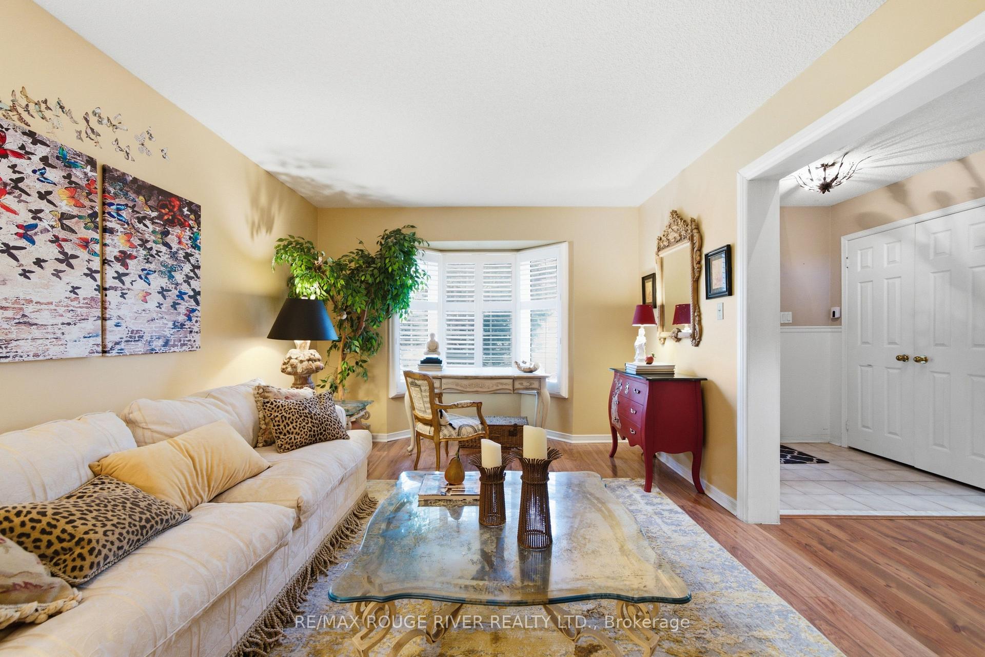 Photo 6 of 909 Ridge Valley Drive, Oshawa, Pinecrest — HOMEH