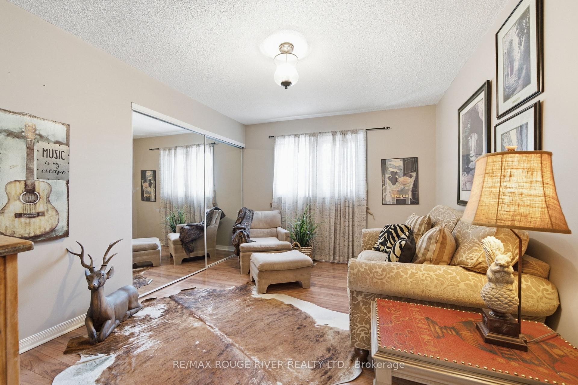 Photo 25 of 909 Ridge Valley Drive, Oshawa, Pinecrest — HOMEH