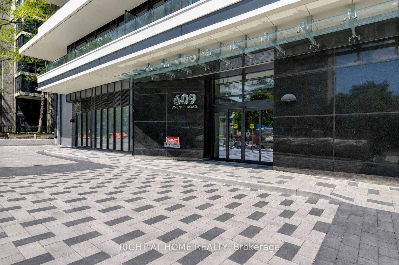 Photo 5 of Unit 1806, 609 Avenue Road, Toronto, Yonge-St. Clair — HOMEH