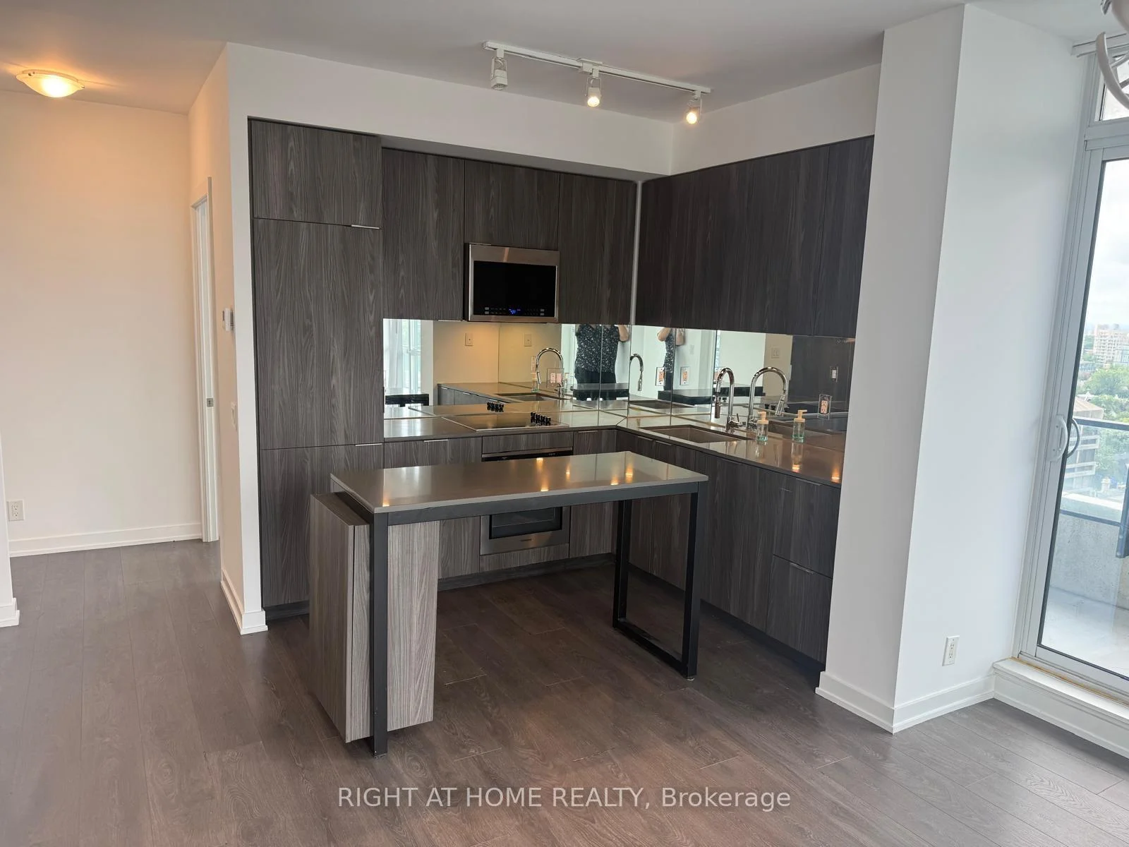 Photo 14 of Unit 1806, 609 Avenue Road, Toronto, Yonge-St. Clair — HOMEH