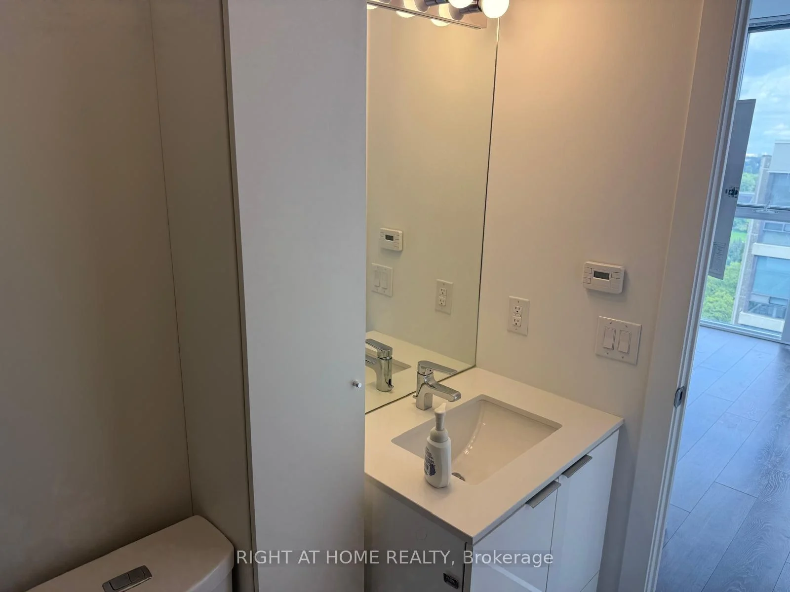 Photo 21 of Unit 1806, 609 Avenue Road, Toronto, Yonge-St. Clair — HOMEH