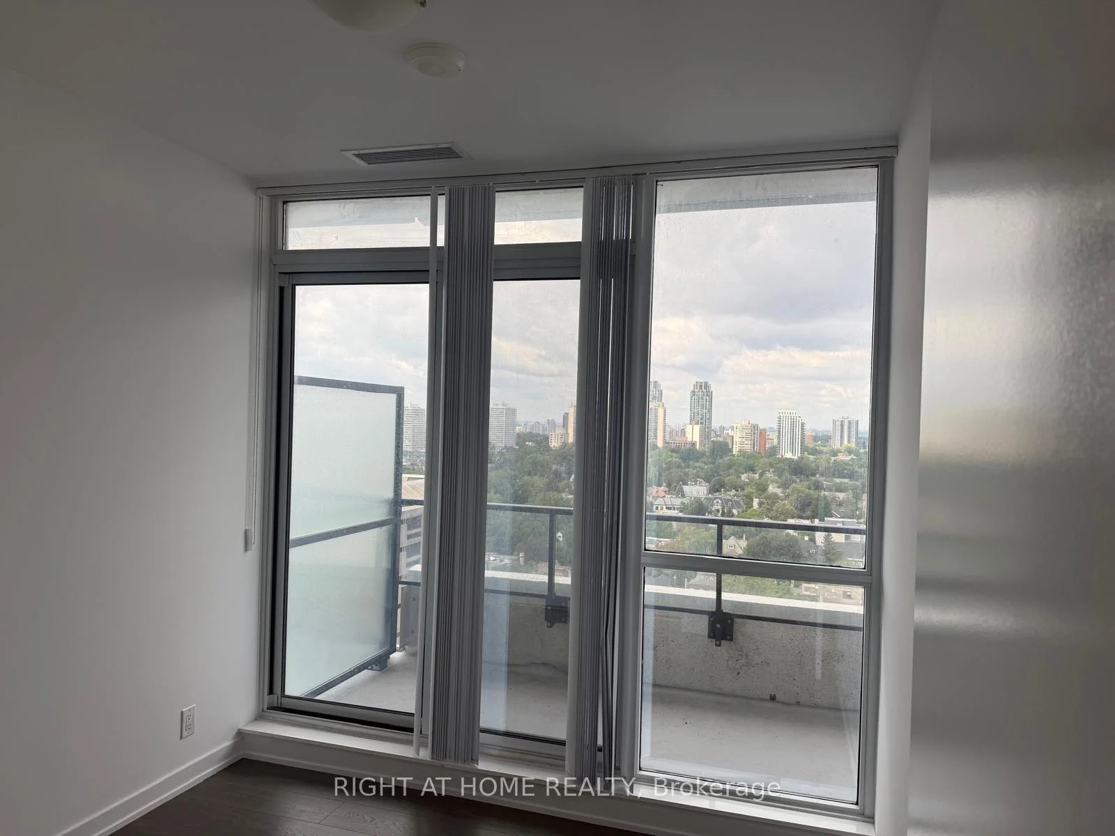 Photo 27 of Unit 1806, 609 Avenue Road, Toronto, Yonge-St. Clair — HOMEH