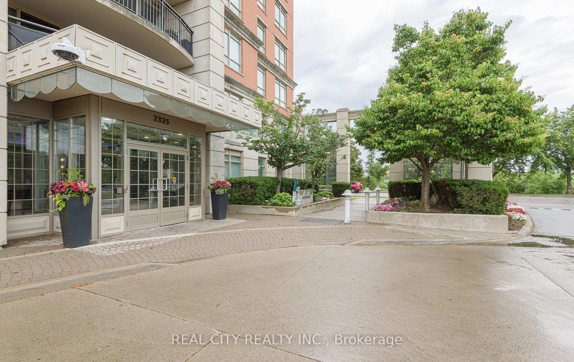 Photo 2 of Unit 704, 2325 Central Park Drive, Oakville, River Oaks — HOMEH