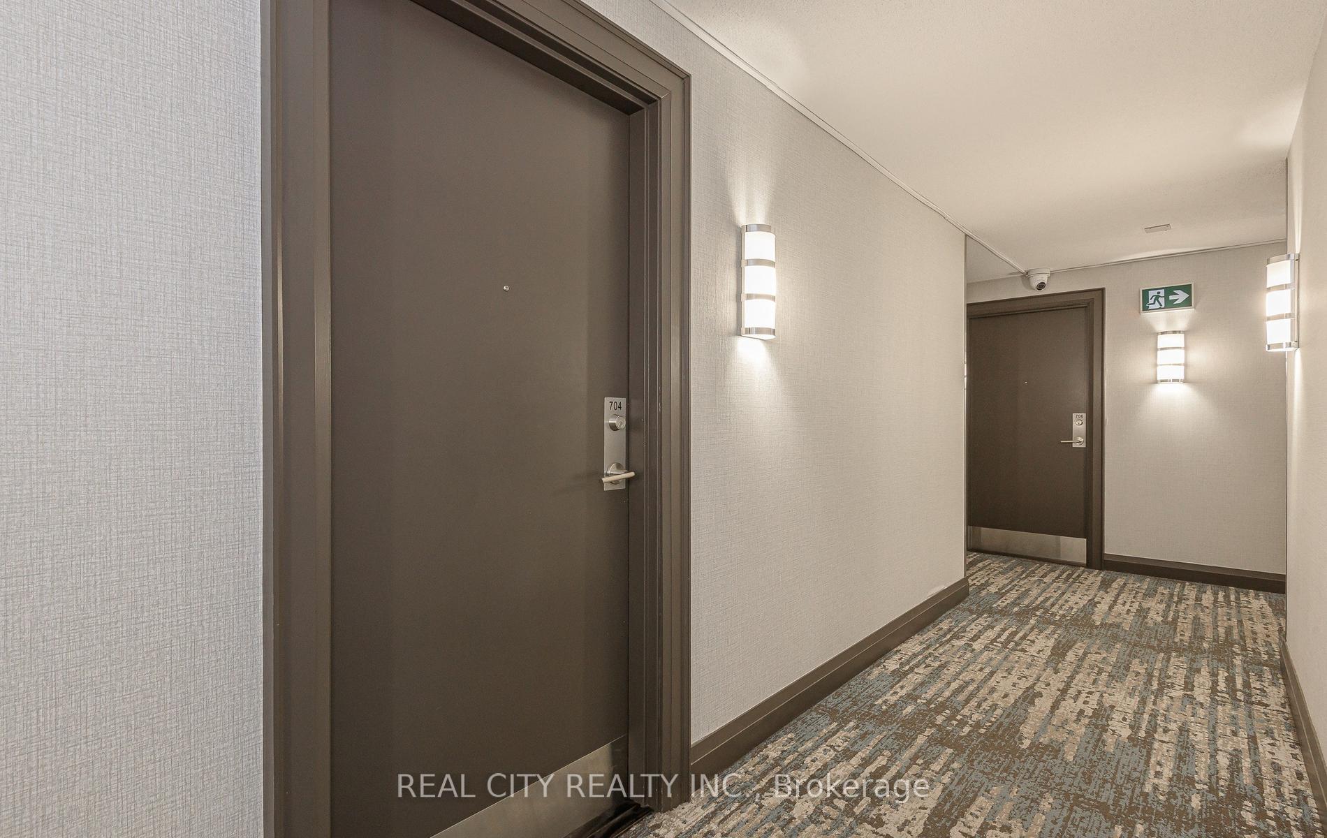 Photo 4 of Unit 704, 2325 Central Park Drive, Oakville, River Oaks — HOMEH