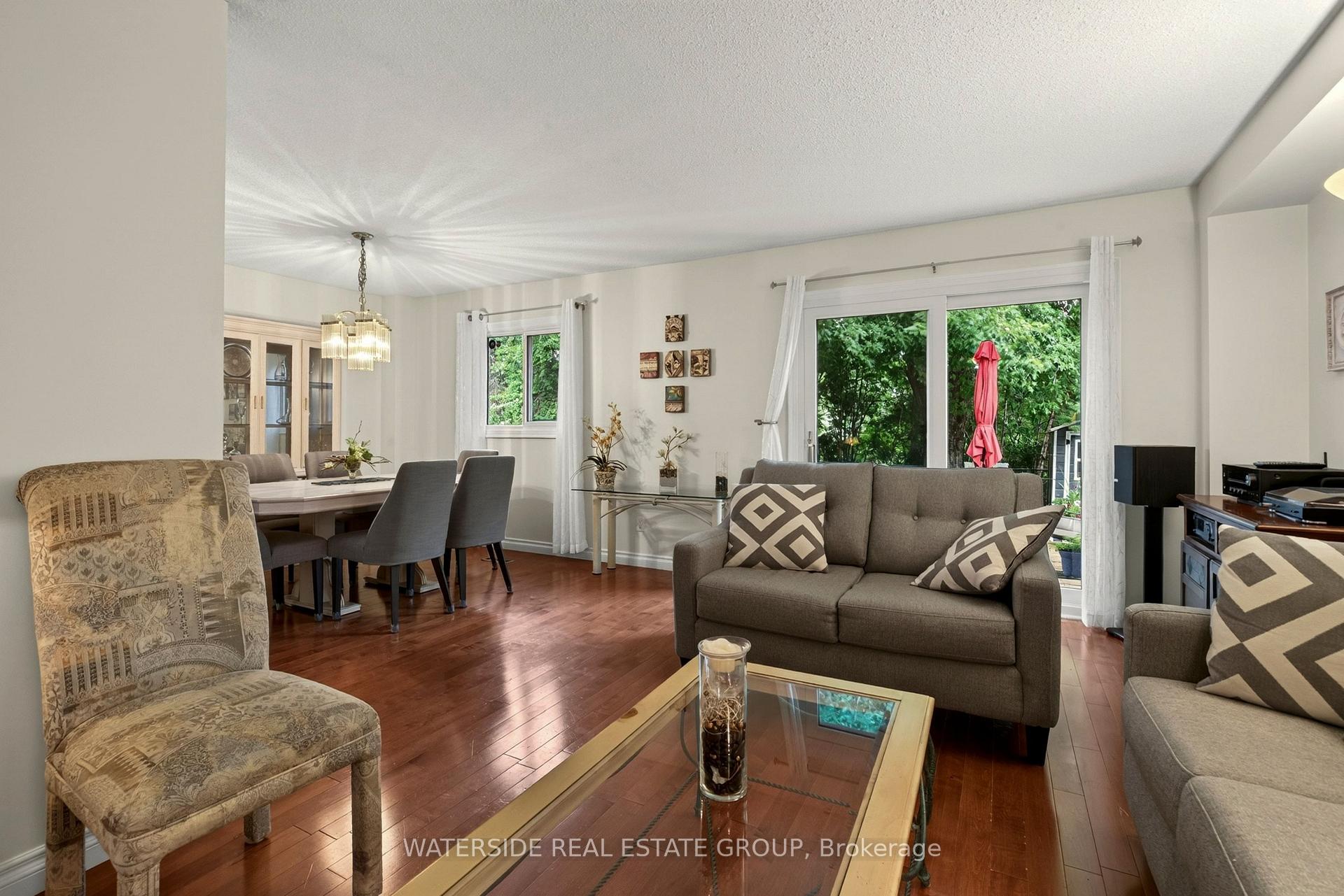 Photo 6 of 4348 Jenkins Crescent, Mississauga, Hurontario — HOMEH