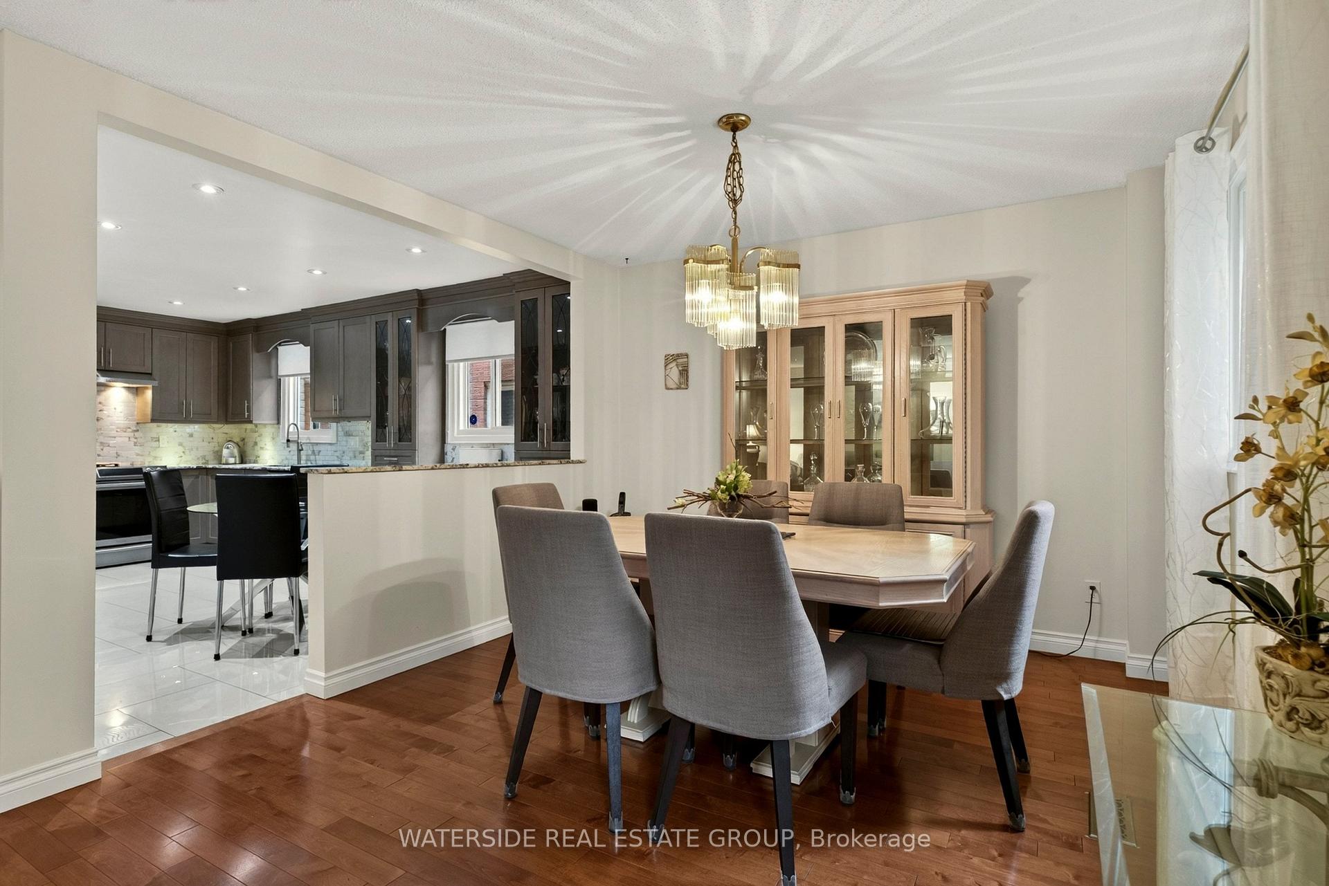 Photo 8 of 4348 Jenkins Crescent, Mississauga, Hurontario — HOMEH