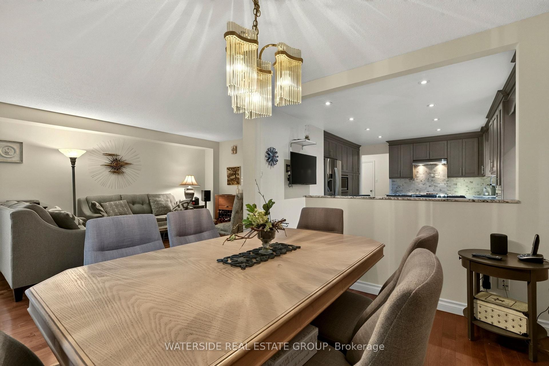 Photo 13 of 4348 Jenkins Crescent, Mississauga, Hurontario — HOMEH