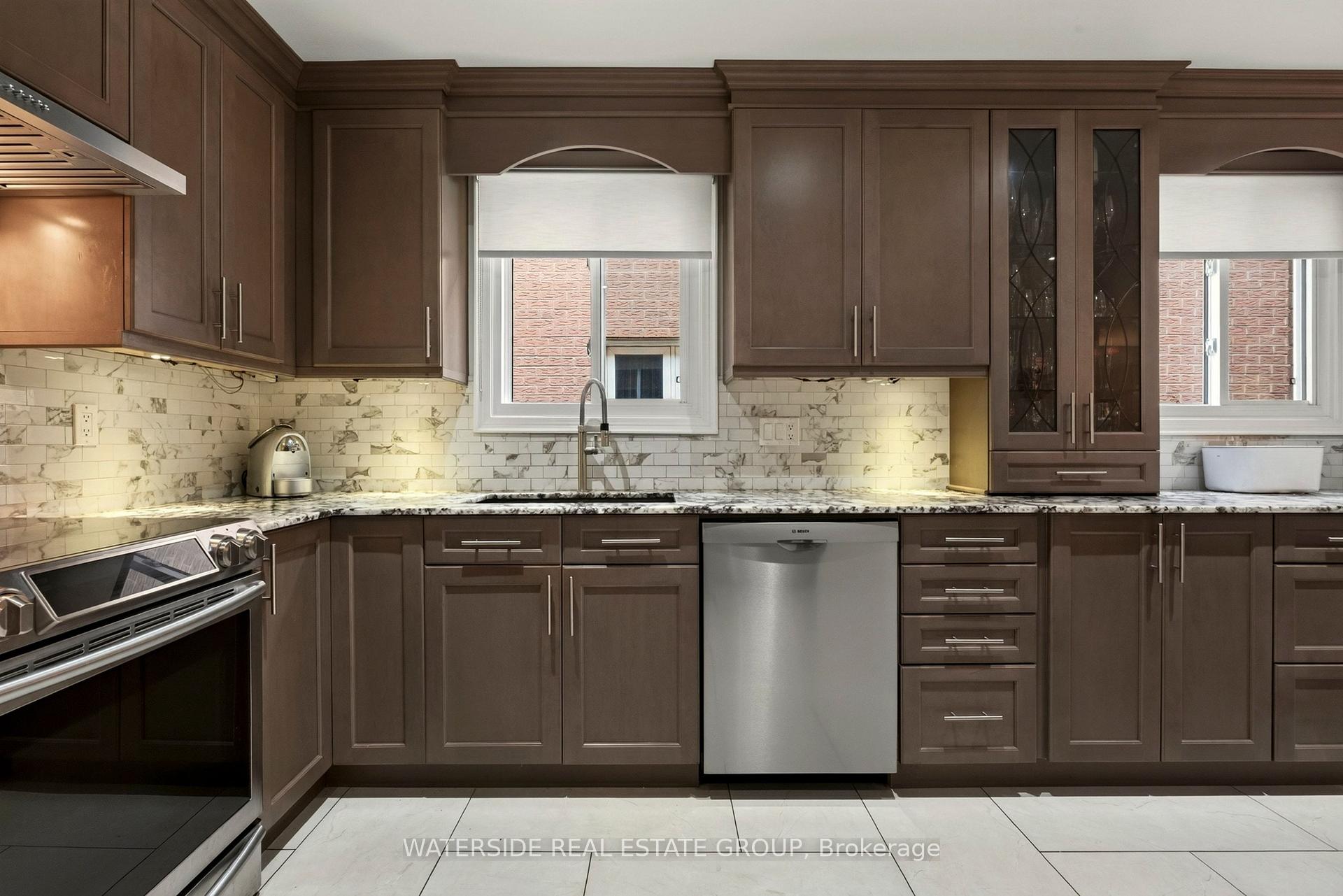 Photo 16 of 4348 Jenkins Crescent, Mississauga, Hurontario — HOMEH