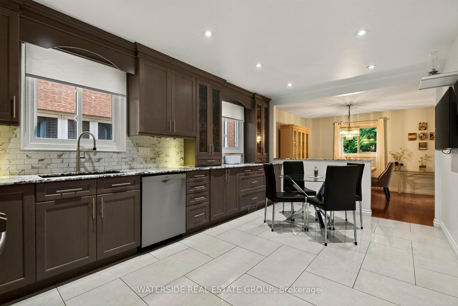Photo 17 of 4348 Jenkins Crescent, Mississauga, Hurontario — HOMEH