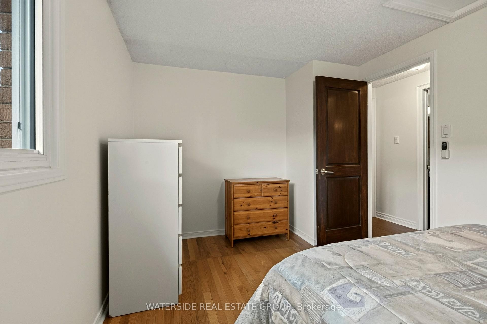 Photo 32 of 4348 Jenkins Crescent, Mississauga, Hurontario — HOMEH