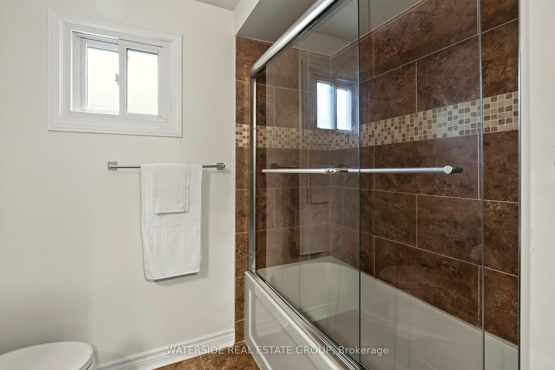 Photo 34 of 4348 Jenkins Crescent, Mississauga, Hurontario — HOMEH