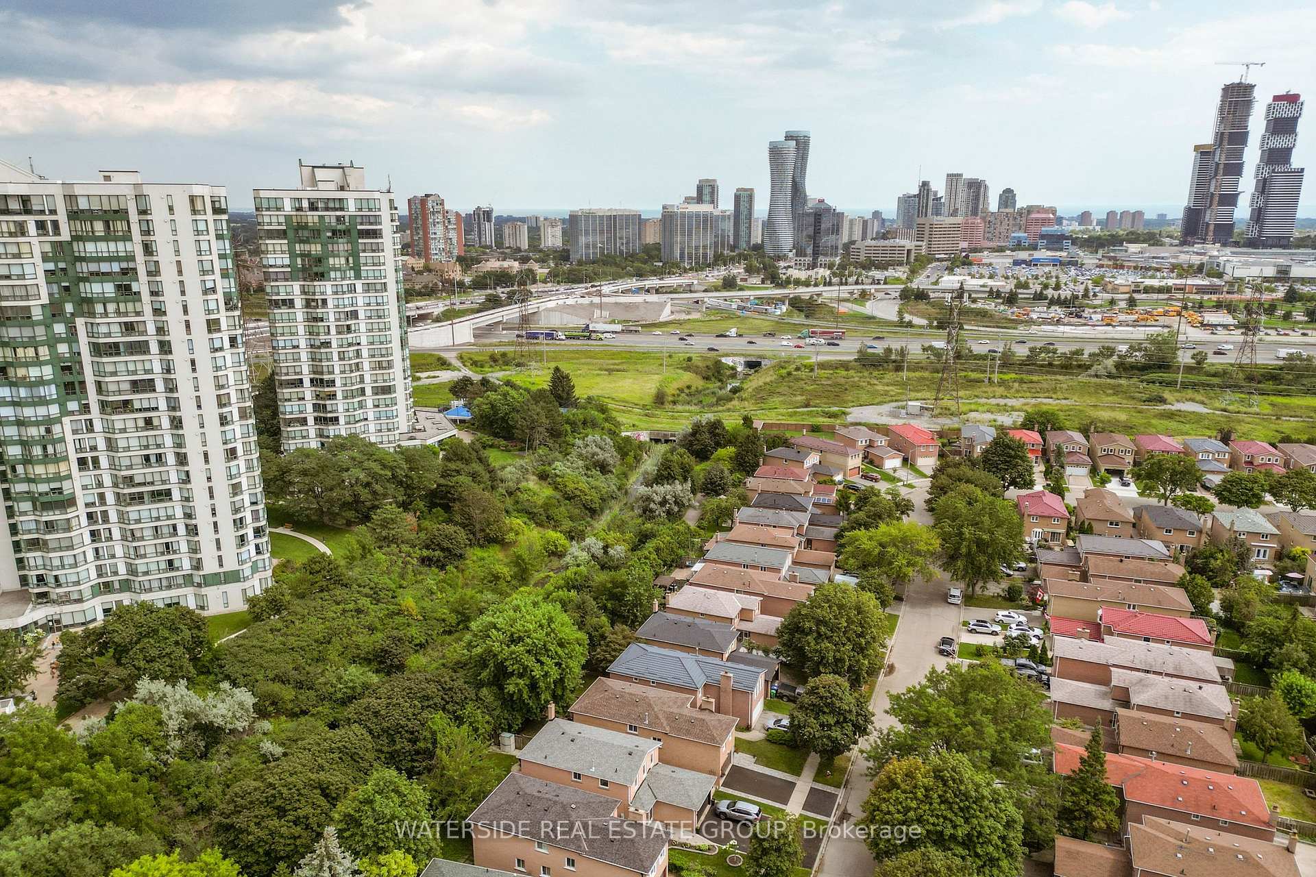 Photo 48 of 4348 Jenkins Crescent, Mississauga, Hurontario — HOMEH