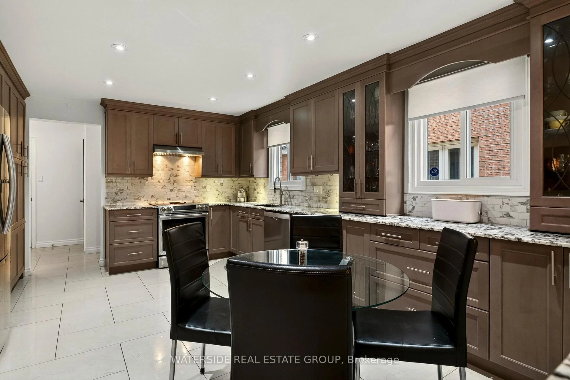 Photo 12 of 4348 Jenkins Crescent, Mississauga, Hurontario — HOMEH