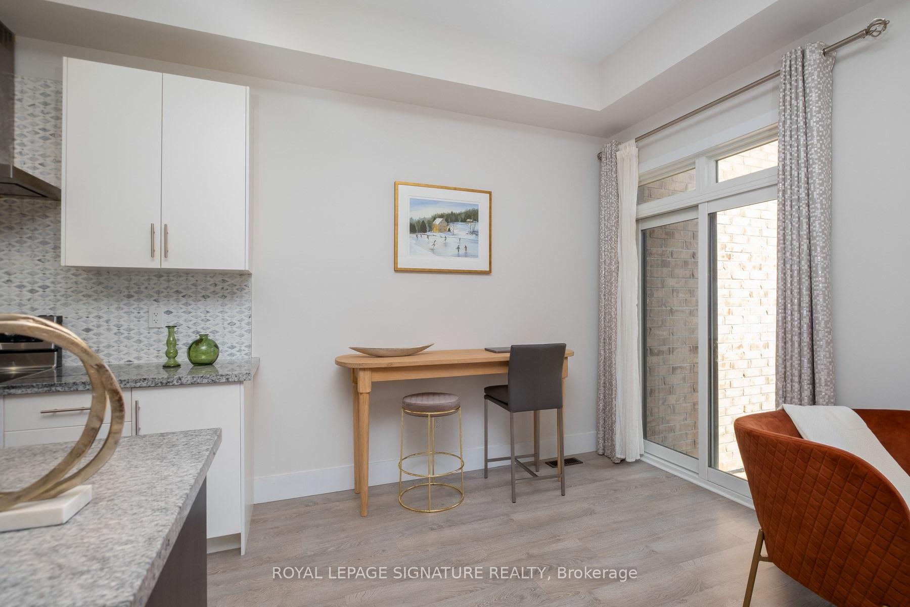 Photo 7 of 215 Elyse Court, Aurora, Bayview Northeast — HOMEH