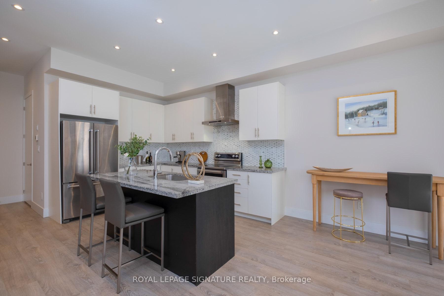 Photo 13 of 215 Elyse Court, Aurora, Bayview Northeast — HOMEH