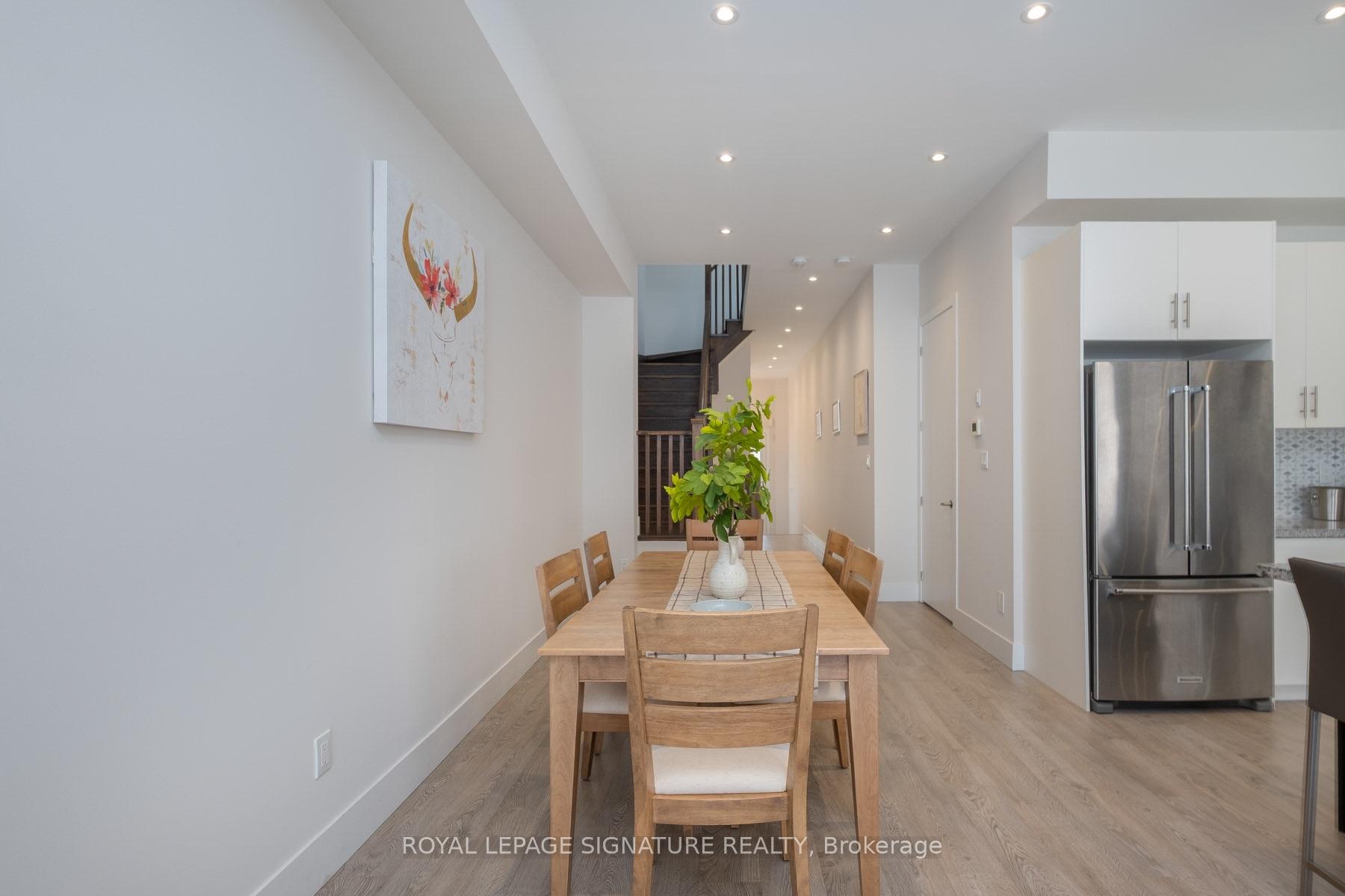 Photo 18 of 215 Elyse Court, Aurora, Bayview Northeast — HOMEH